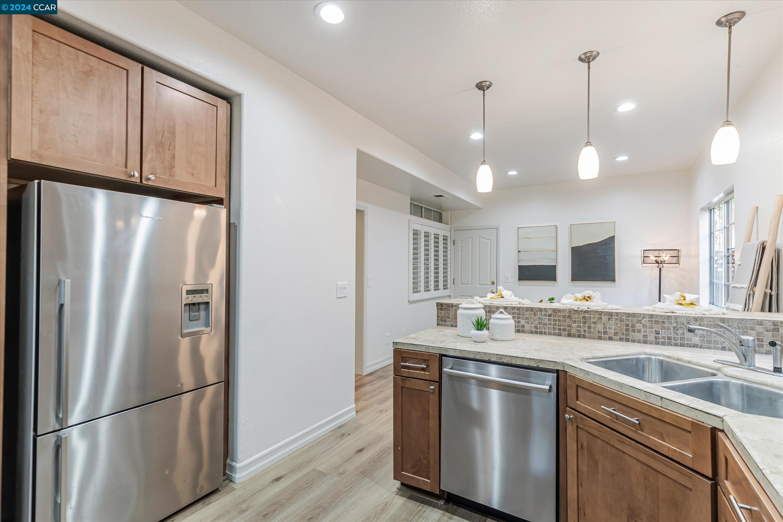 208 Country Meadows Ln