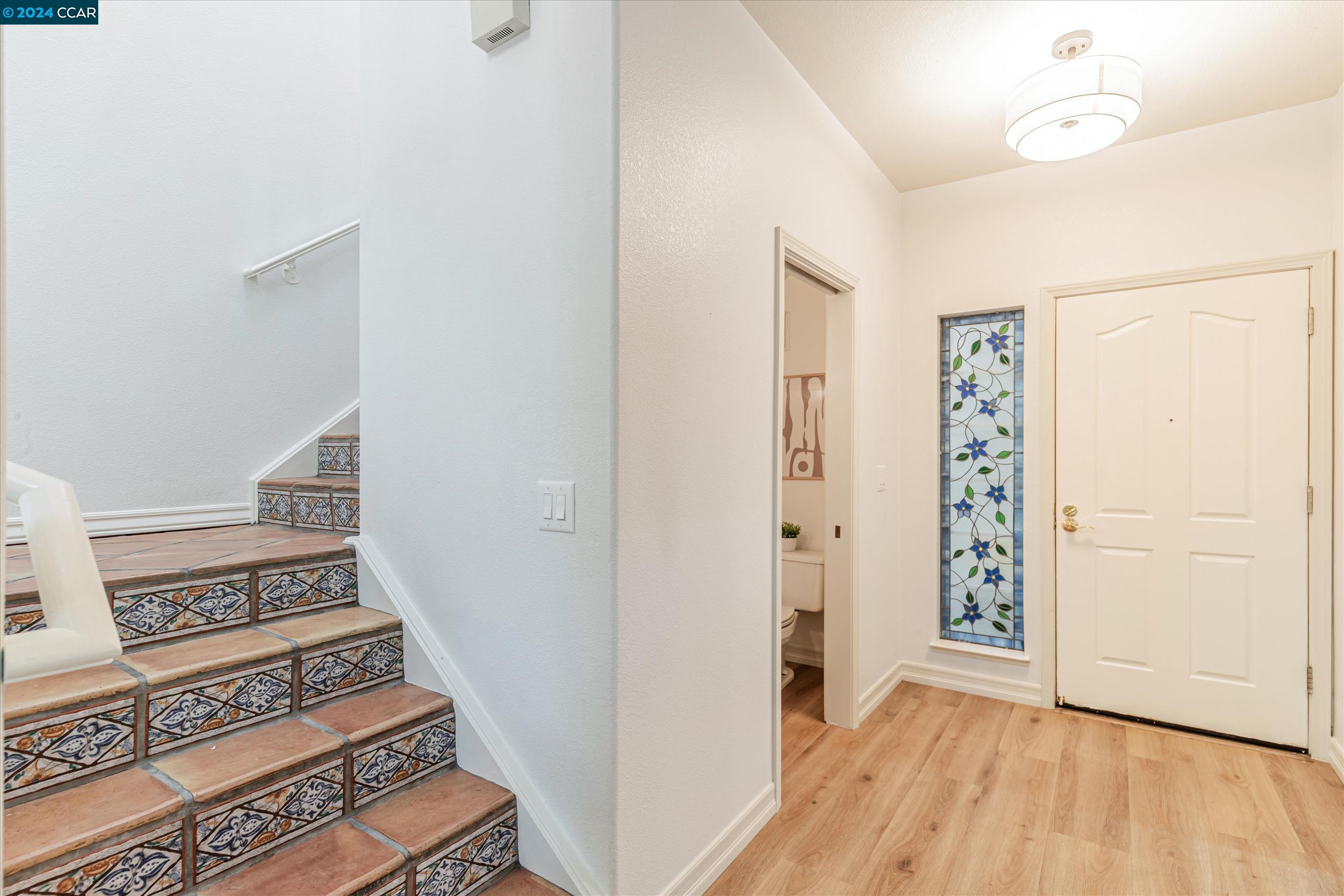 208 Country Meadows Ln