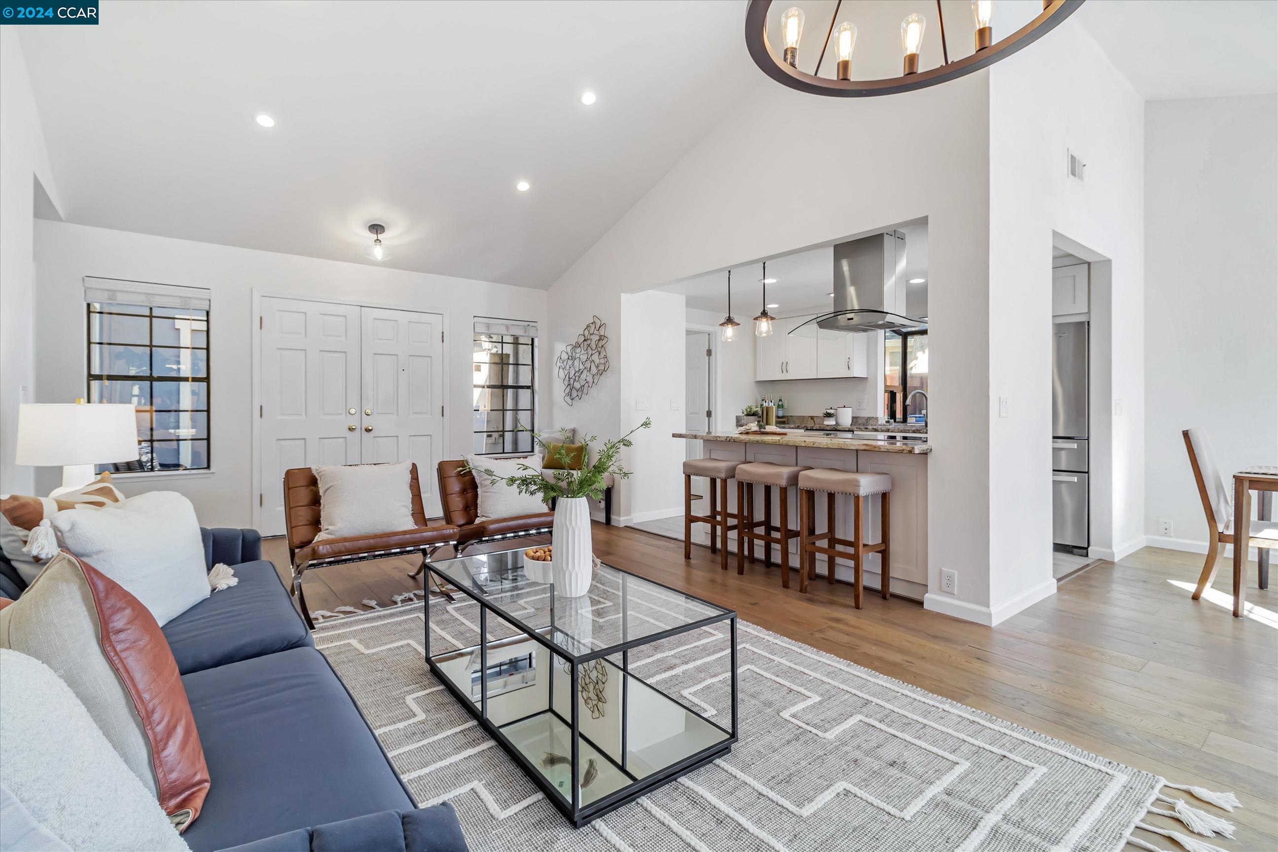 1230 Sunshine Cir