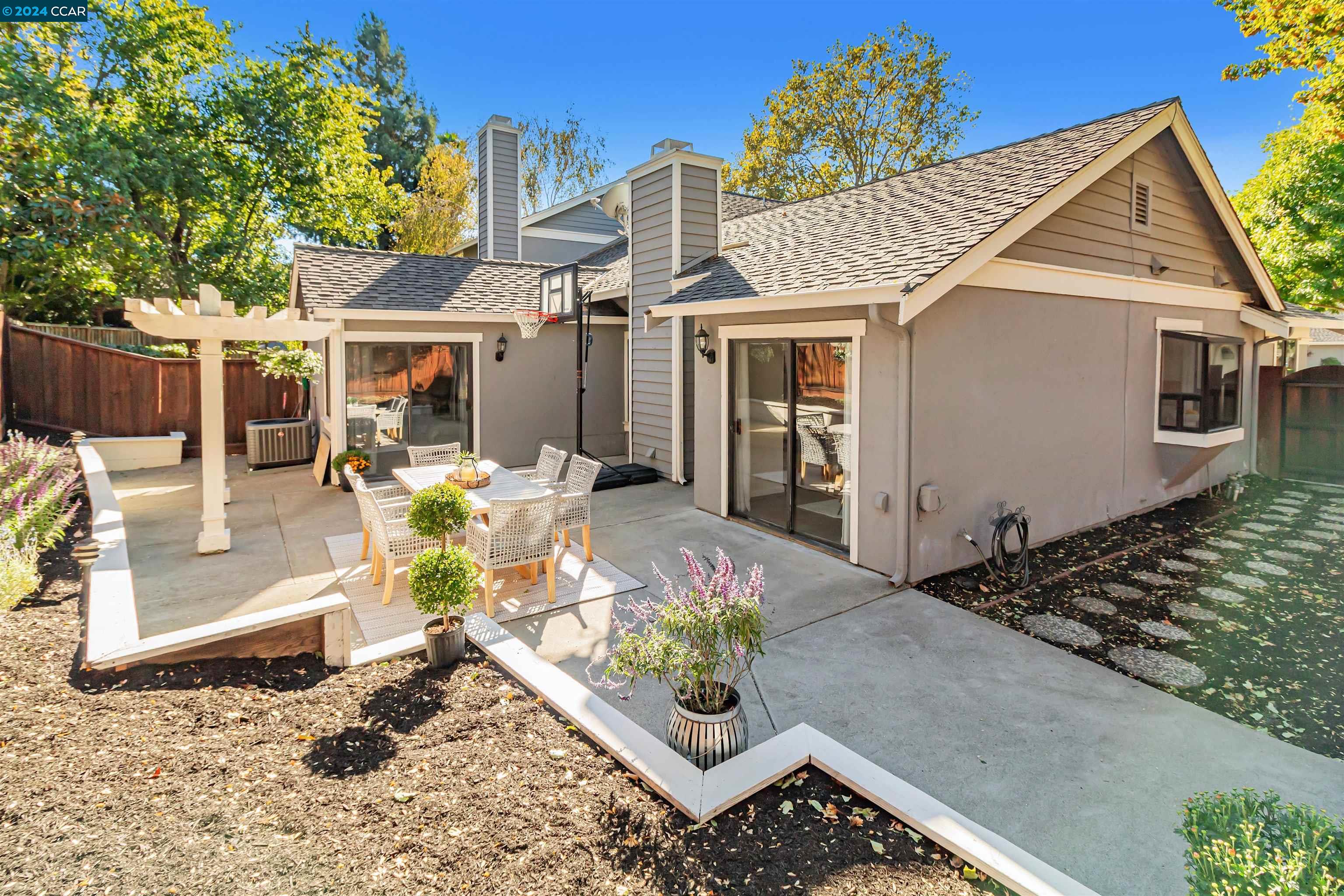 1230 Sunshine Cir