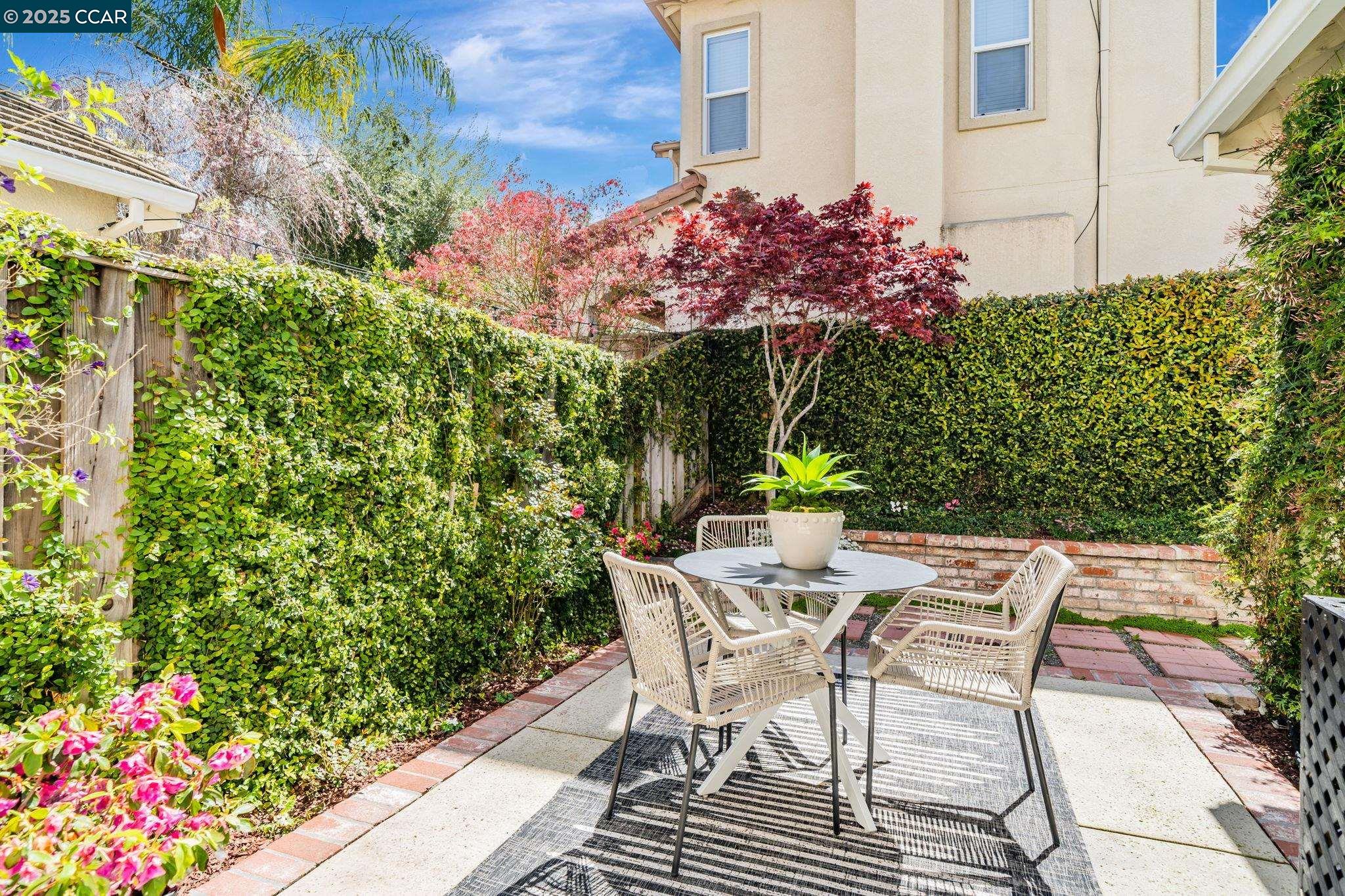 115 Center Ct