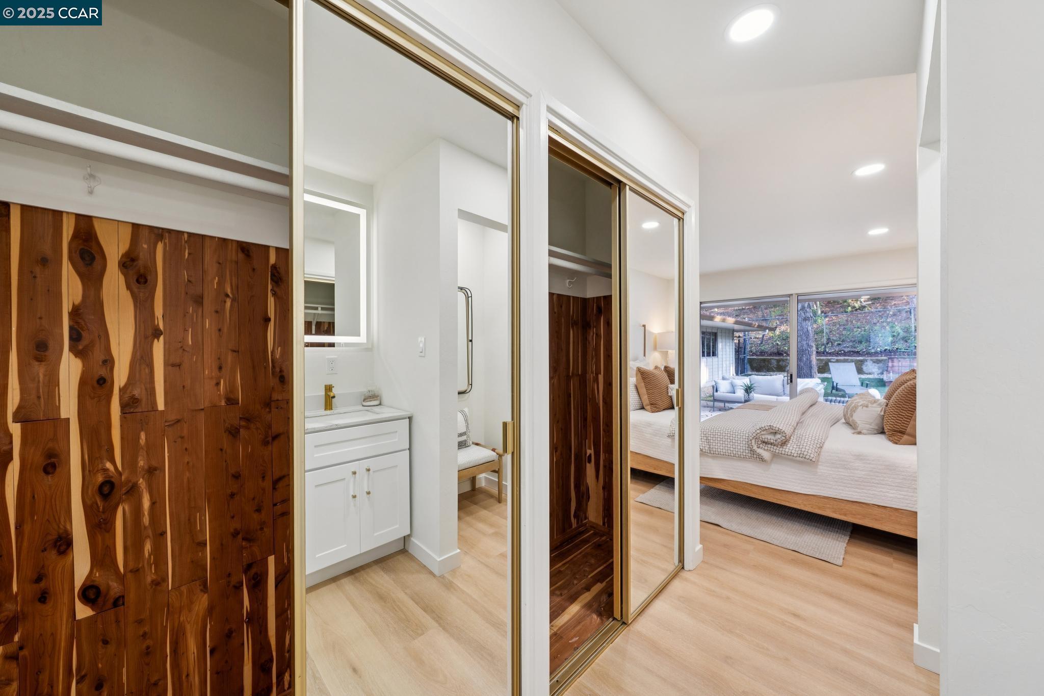 1104 Via Roble