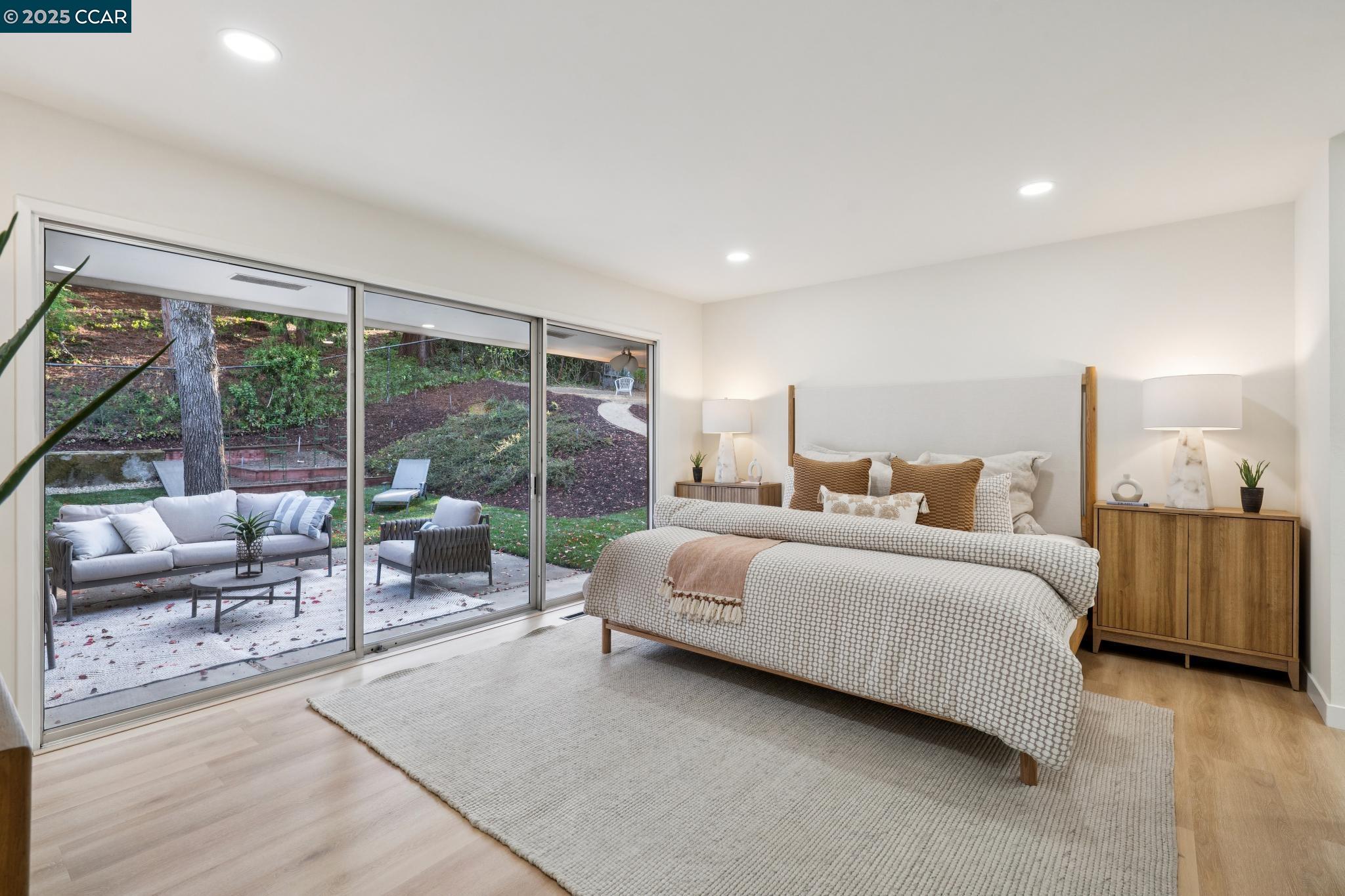 1104 Via Roble