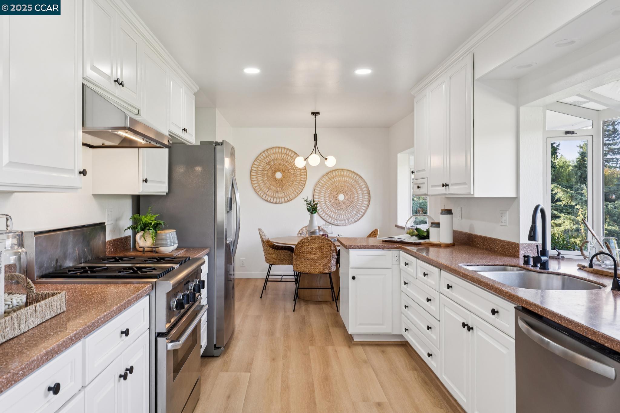 1104 Via Roble