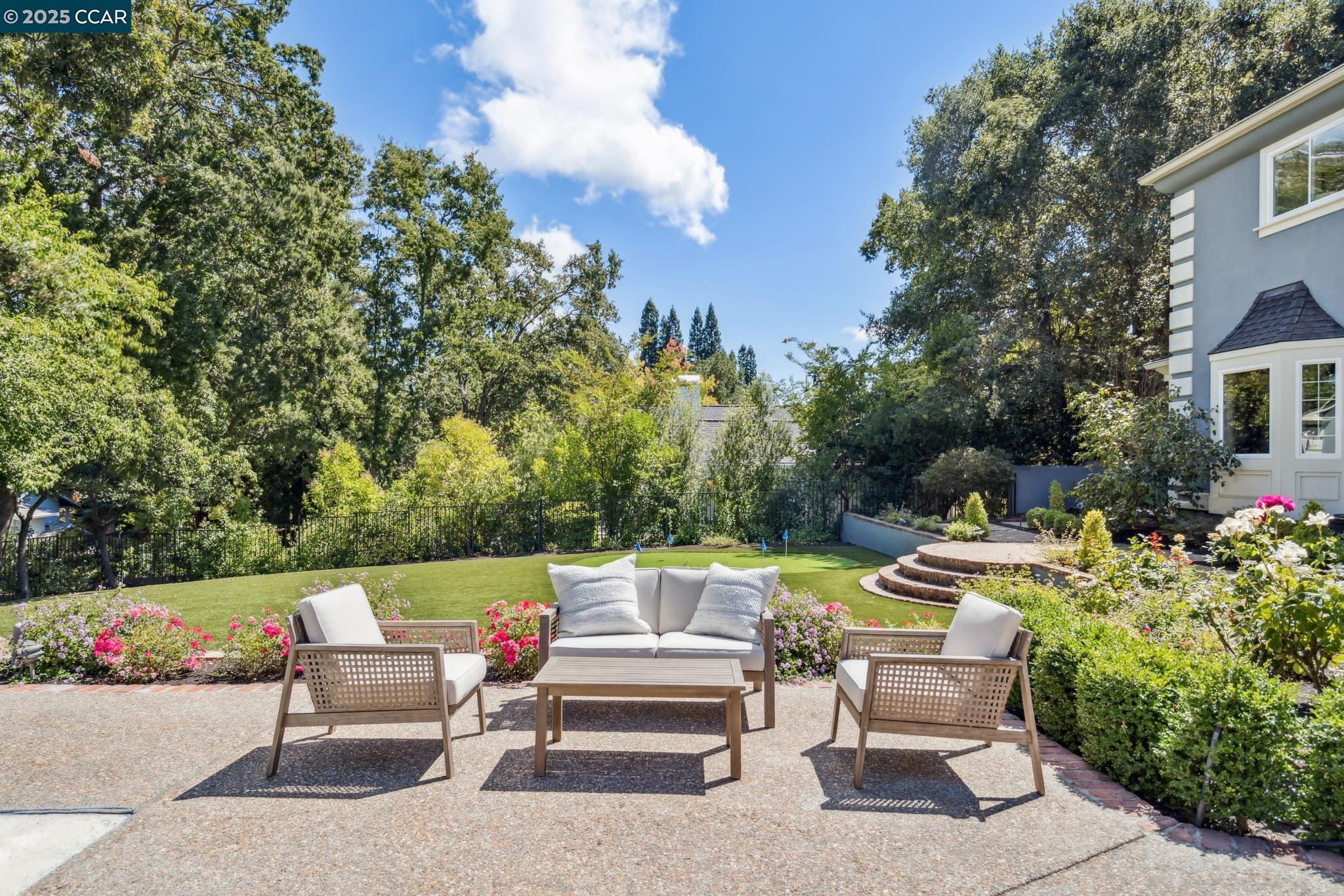 2398 Ironwood Pl