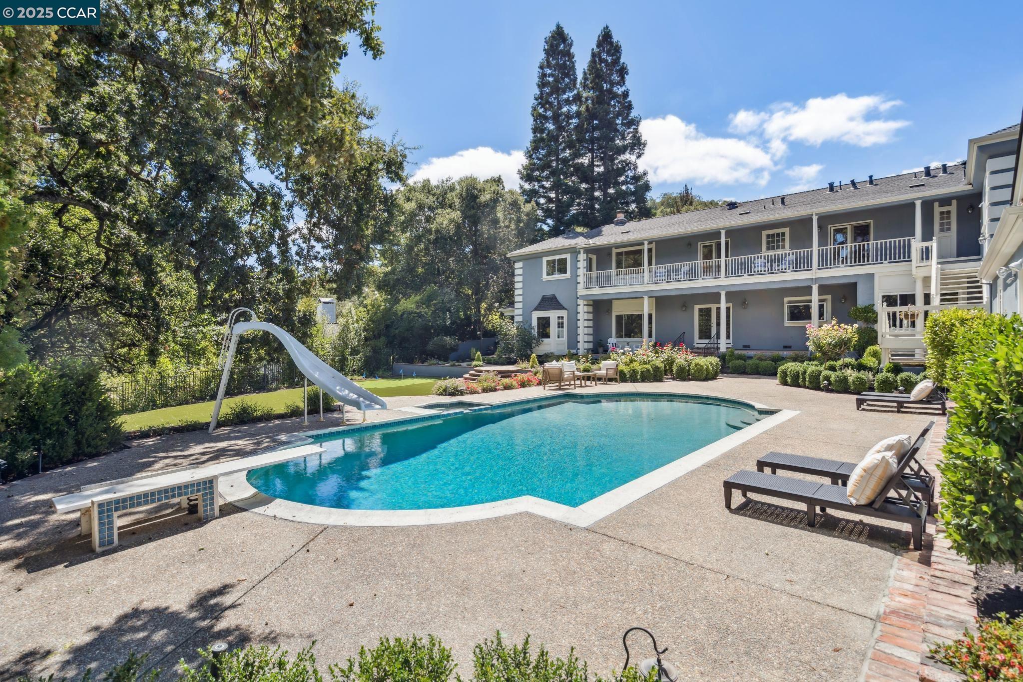 2398 Ironwood Pl