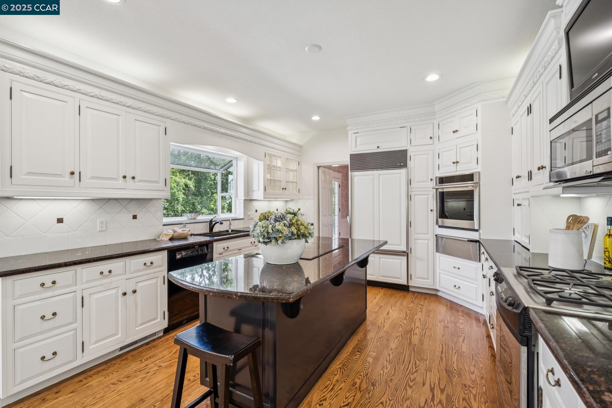 2398 Ironwood Pl