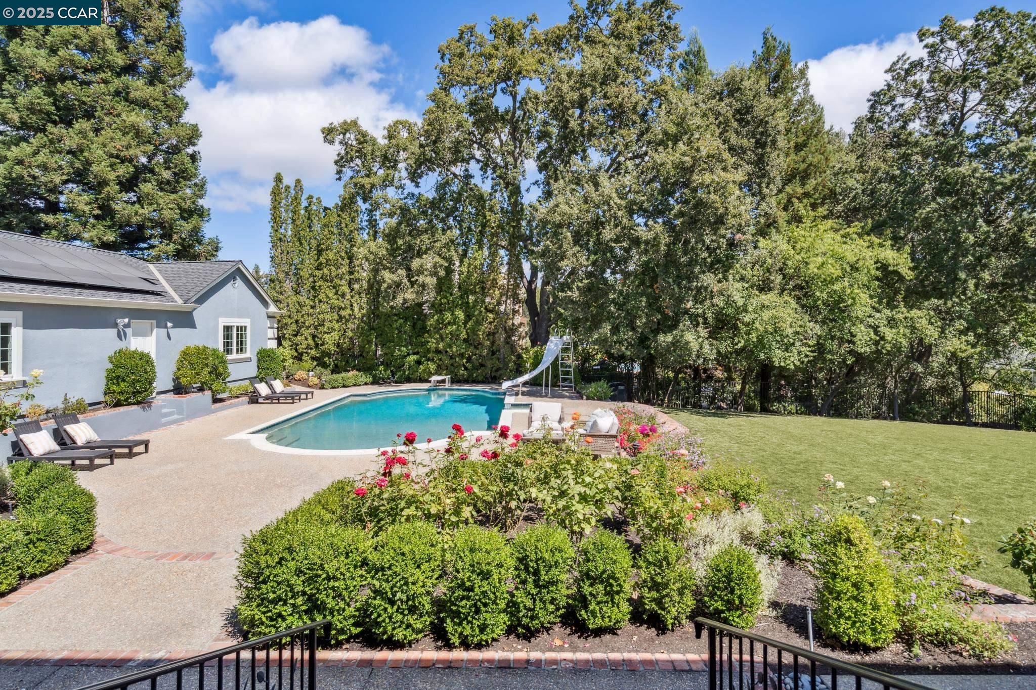 2398 Ironwood Pl