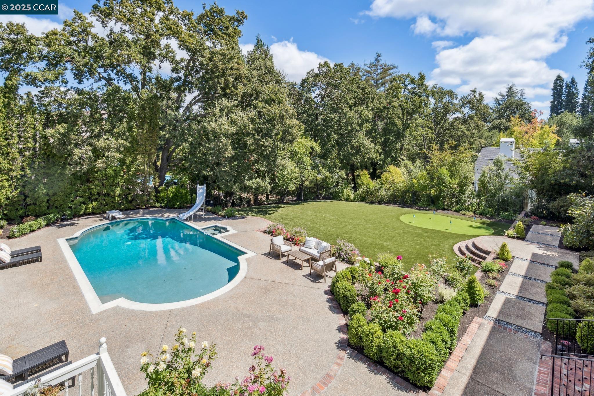 2398 Ironwood Pl