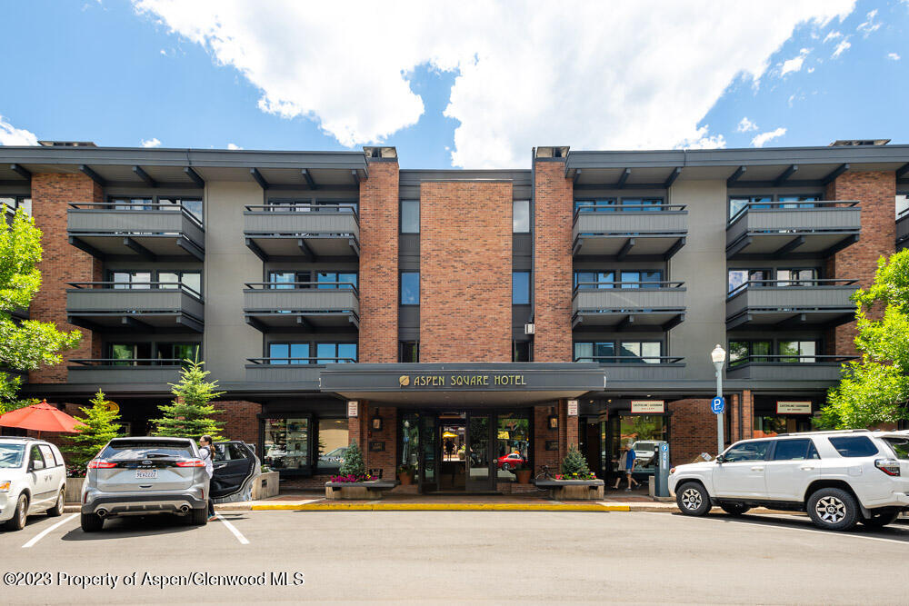 617 E Cooper Avenue Unit: 223