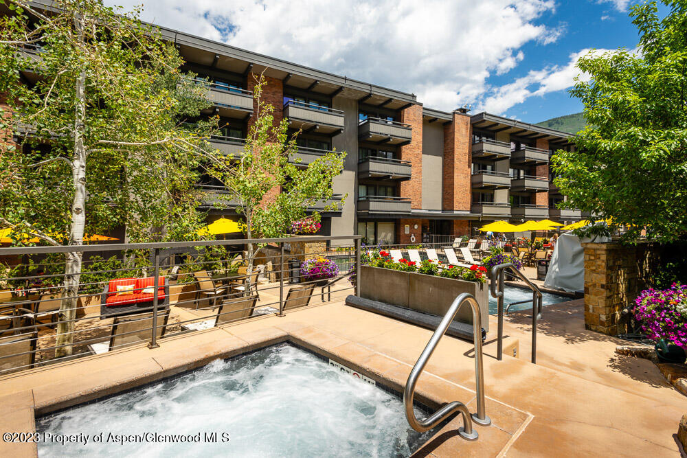 617 E Cooper Avenue Unit: 223