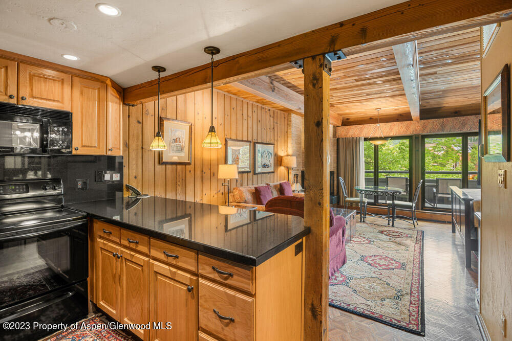 617 E Cooper Avenue Unit: 223