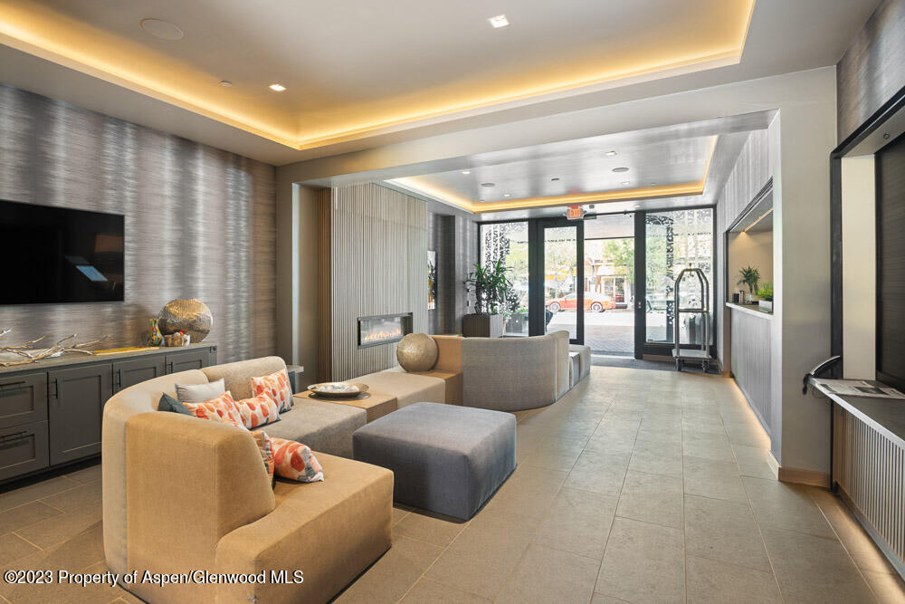 617 E Cooper Avenue Unit: 223