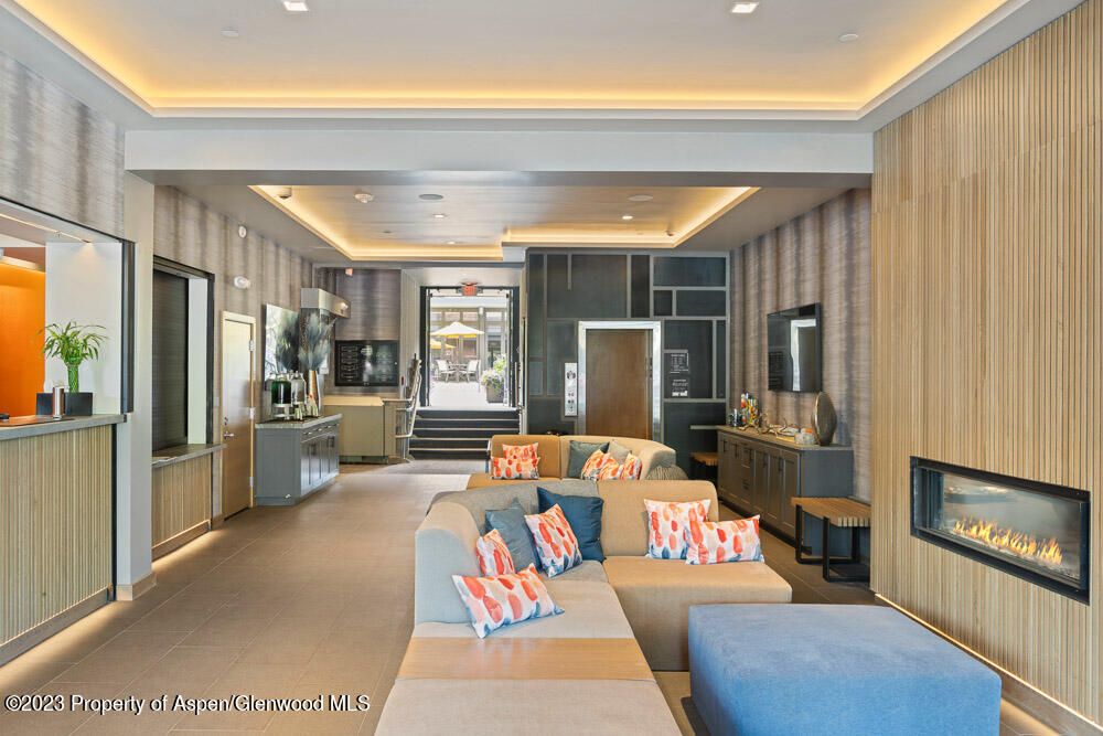 617 E Cooper Avenue Unit: 223