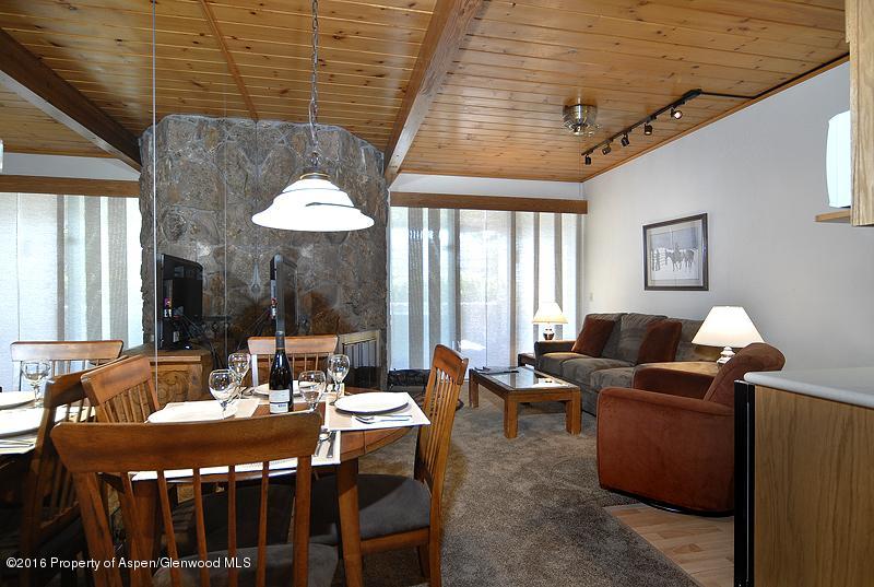 301 E Hyman Avenue, #207 (Wks 9,30,39)