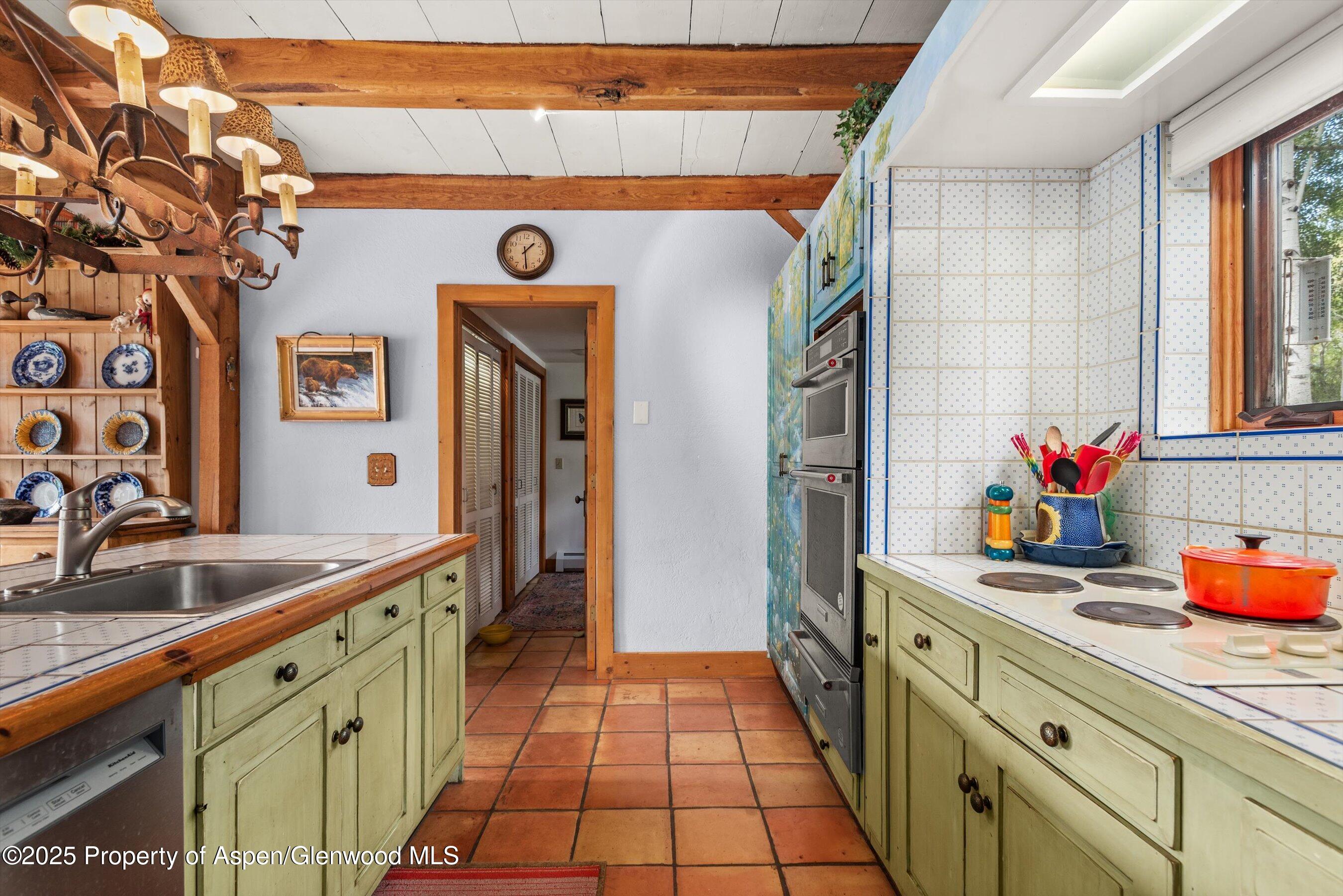 927 Red Mountain Road