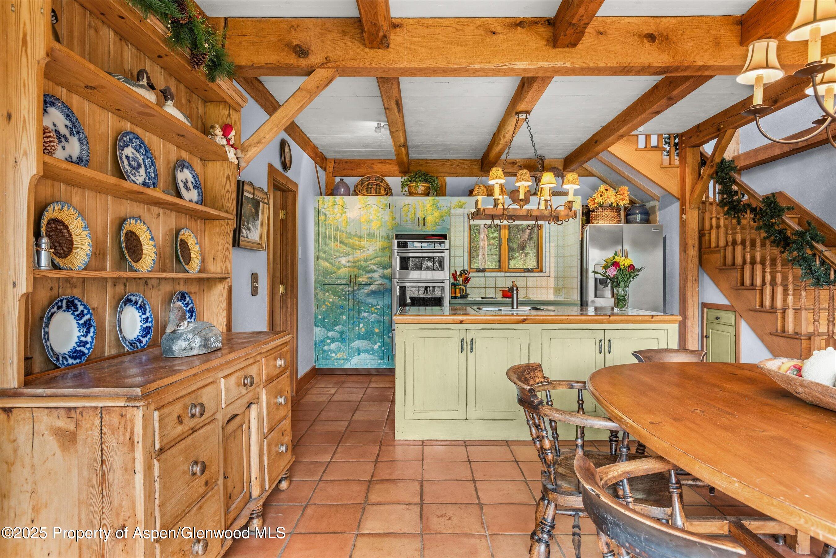 927 Red Mountain Road