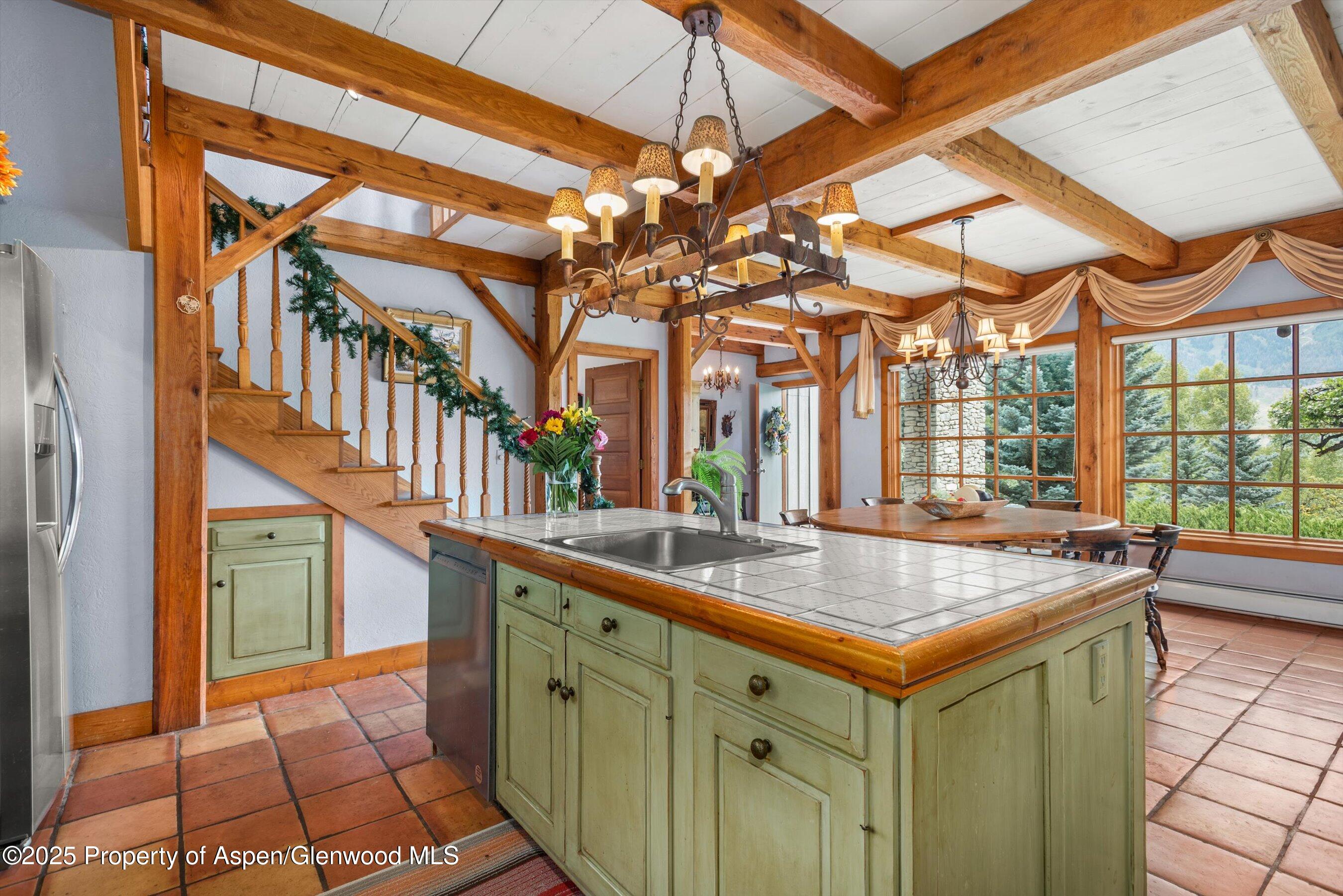 927 Red Mountain Road