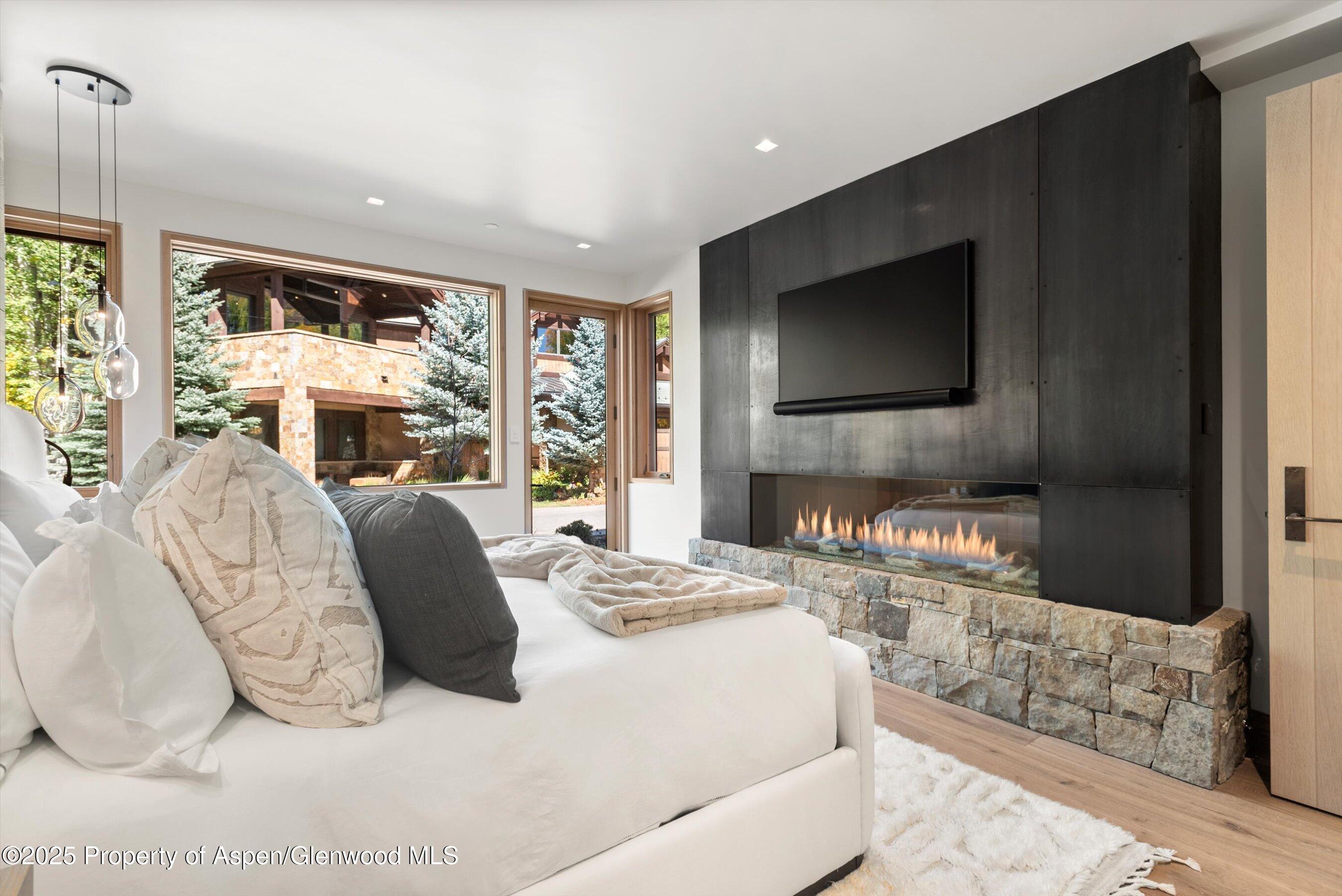 543 Walnut Street, B