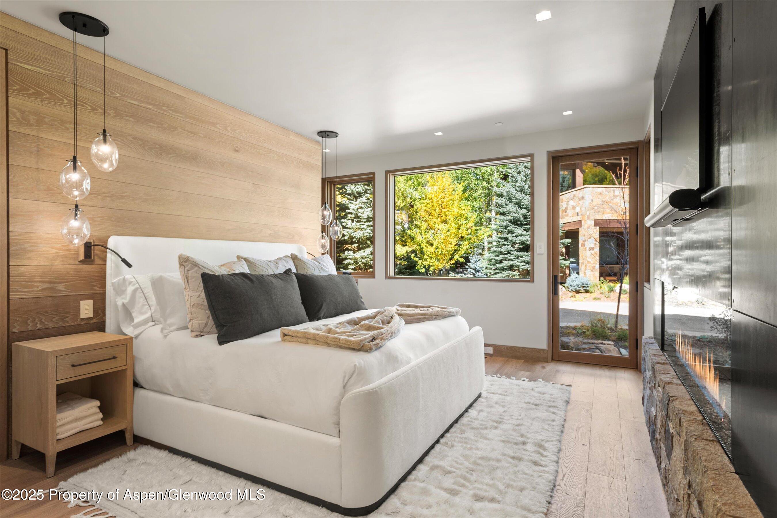 543 Walnut Street, B