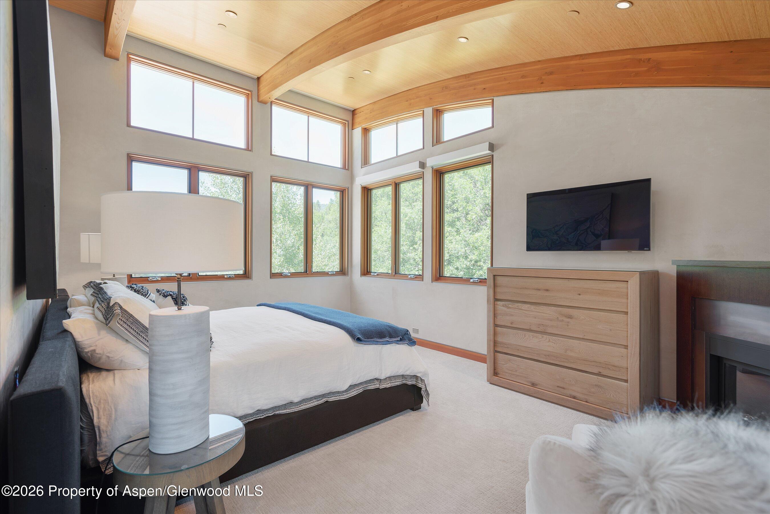 2556 Lower River Road