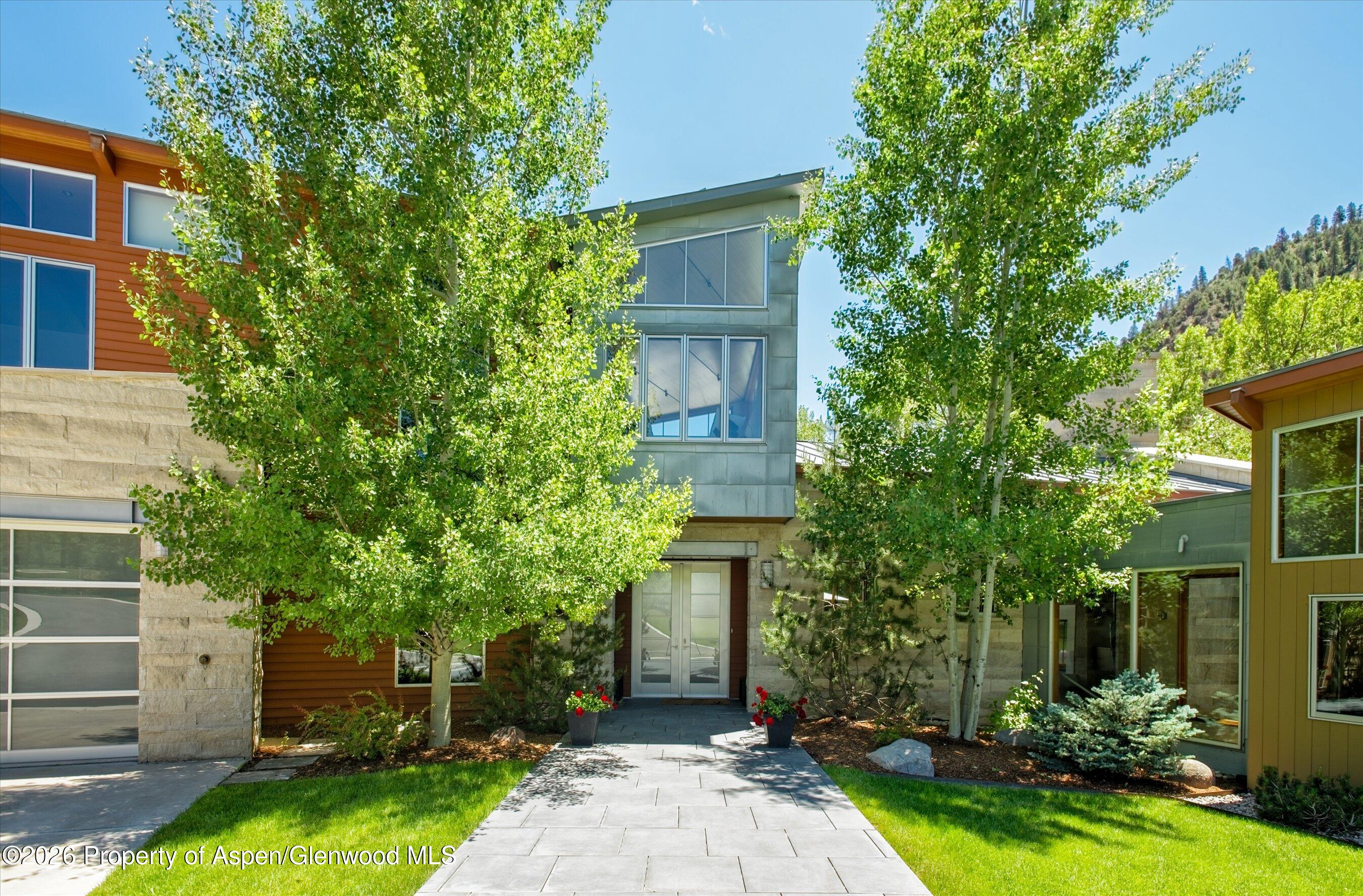 2556 Lower River Road