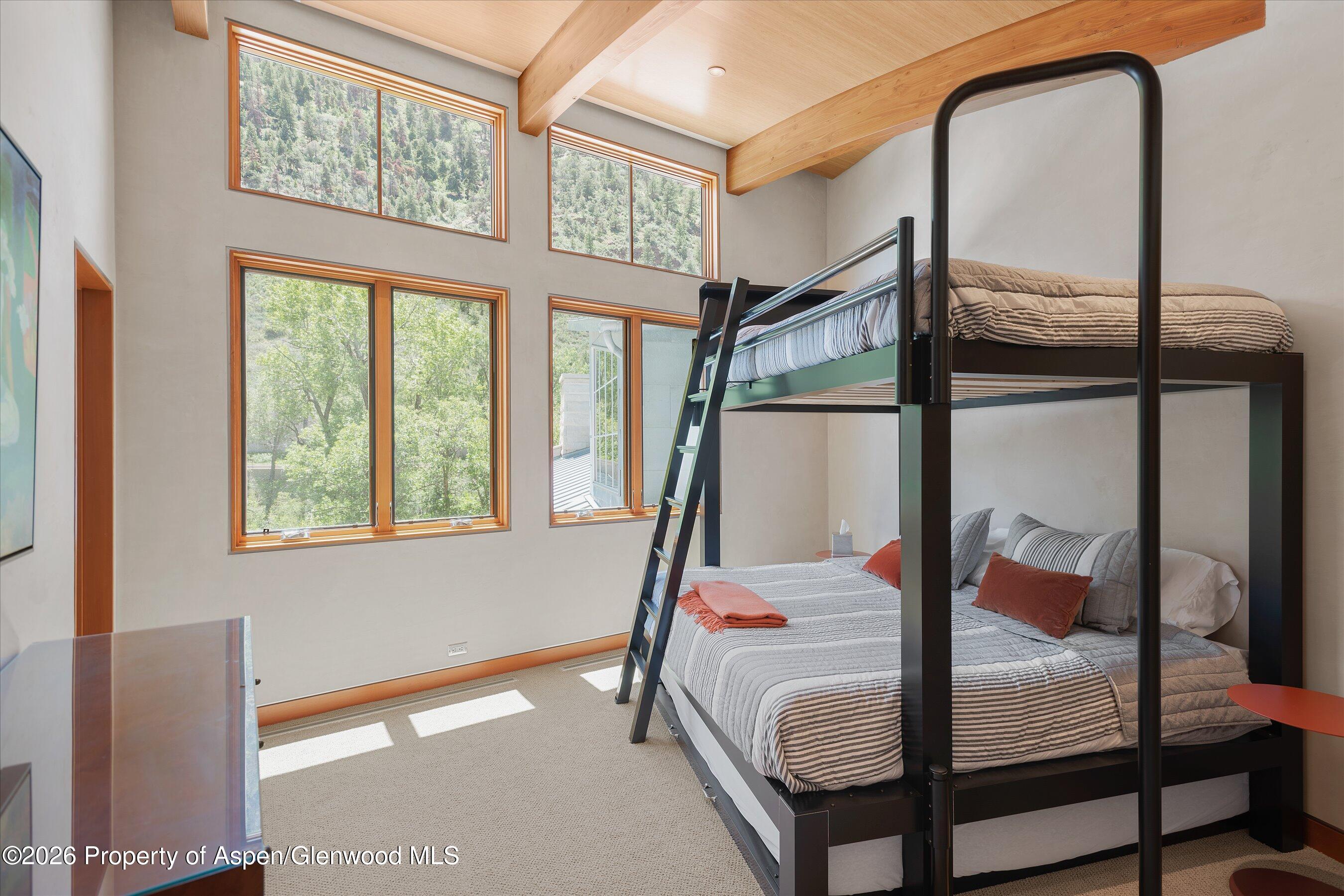 2556 Lower River Road