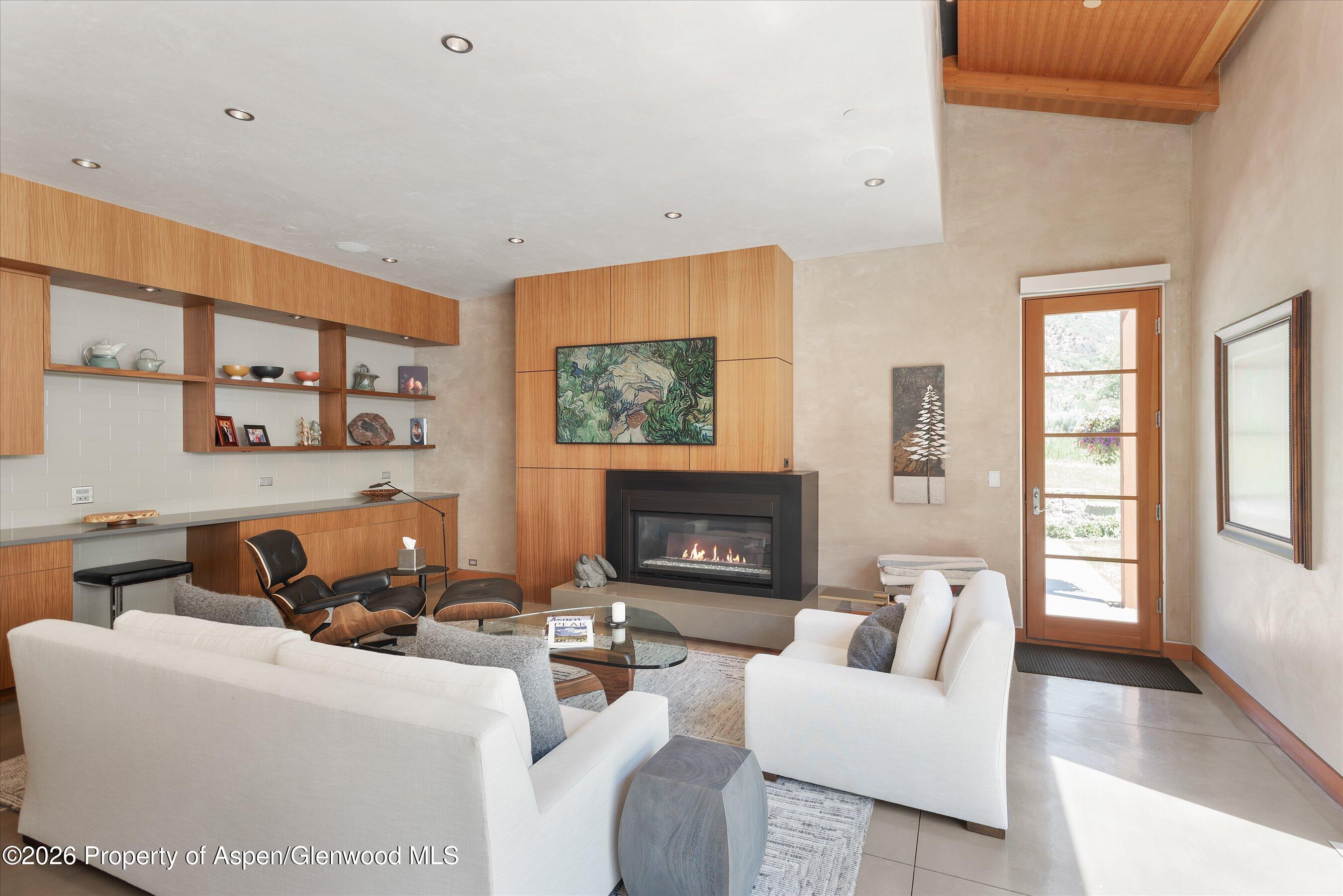 2556 Lower River Road