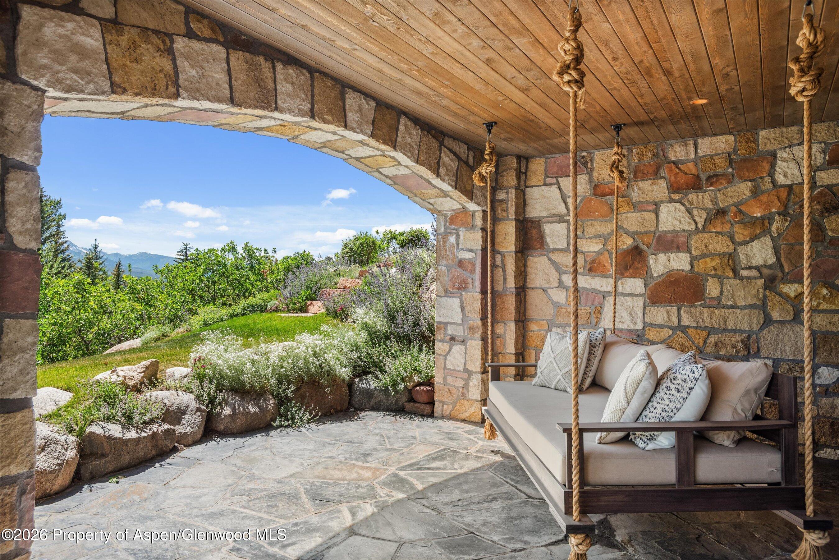 863 Hunter Creek Road