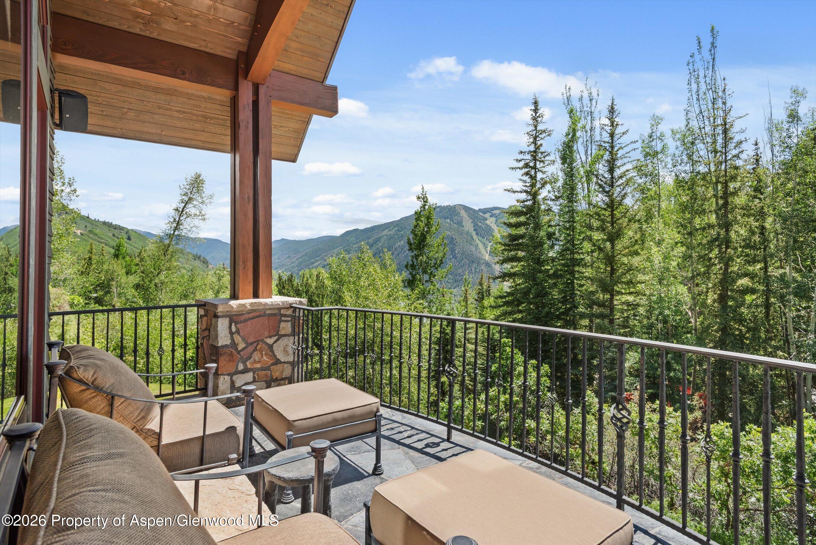 863 Hunter Creek Road