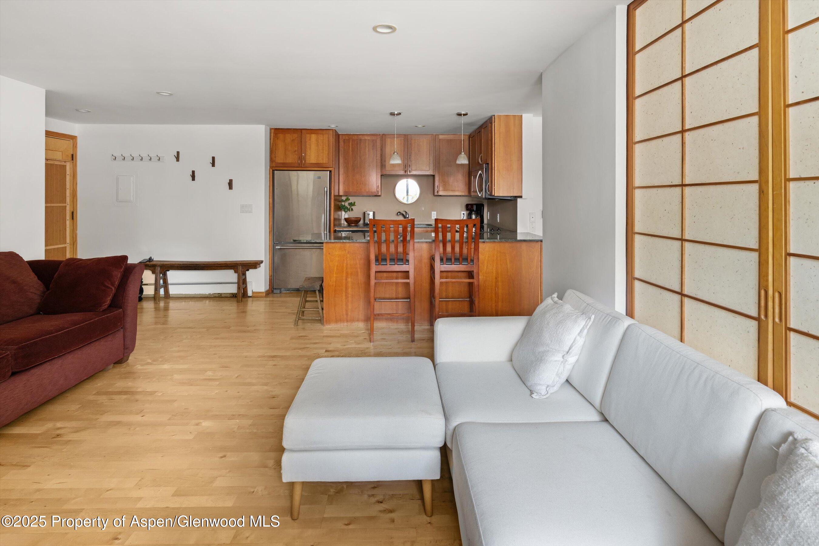 935 E Hopkins Avenue 7