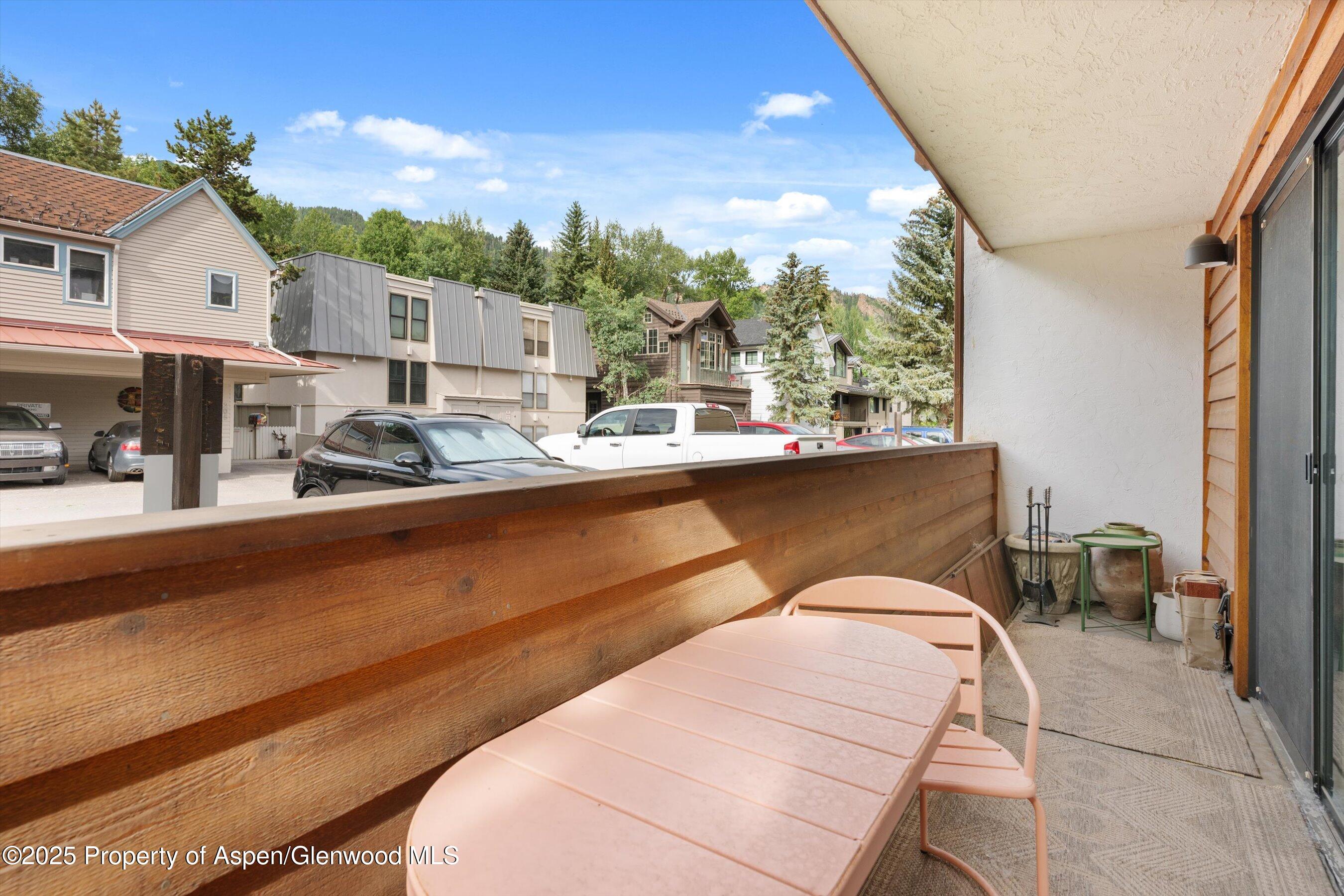 935 E Hopkins Avenue 7