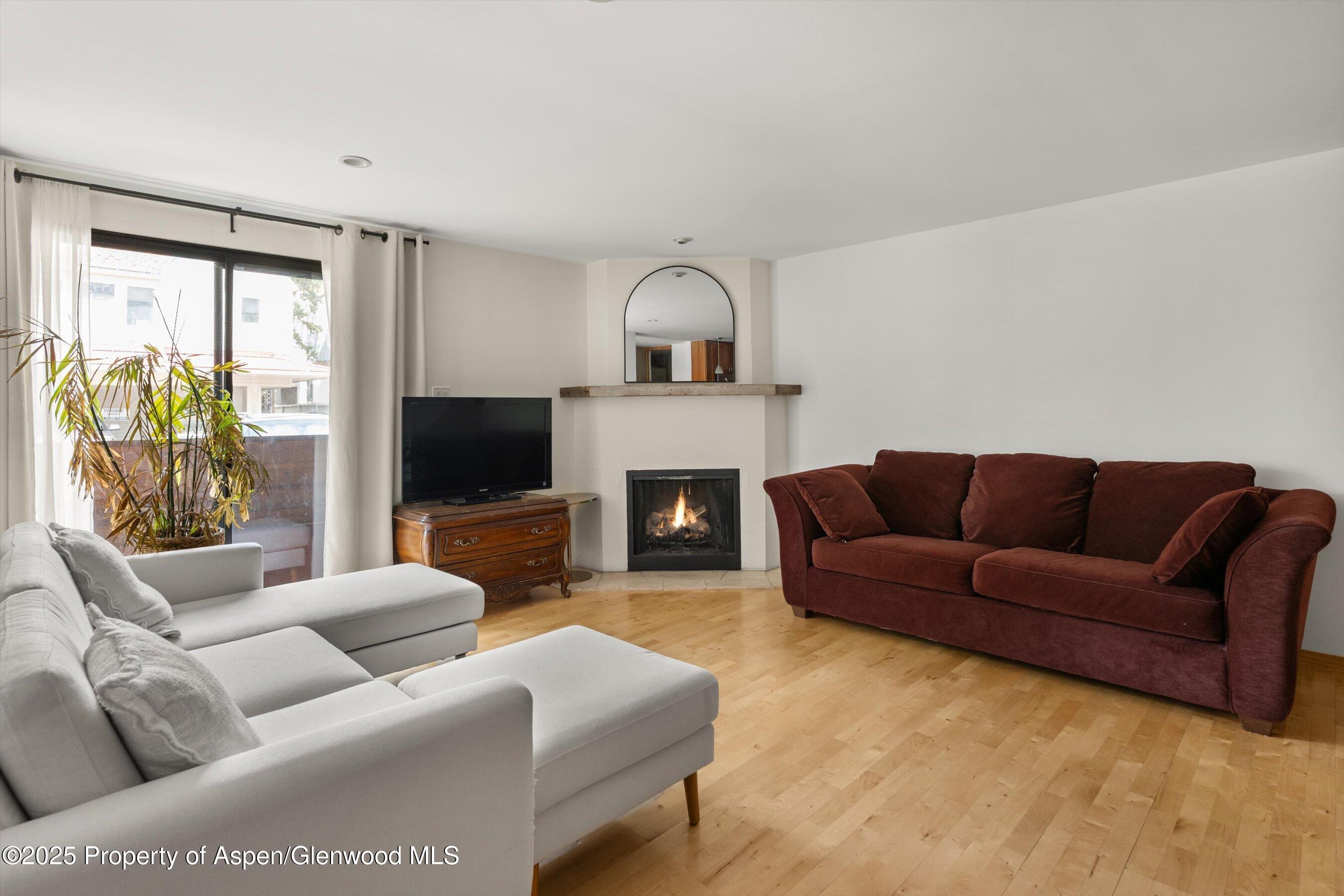 935 E Hopkins Avenue 7