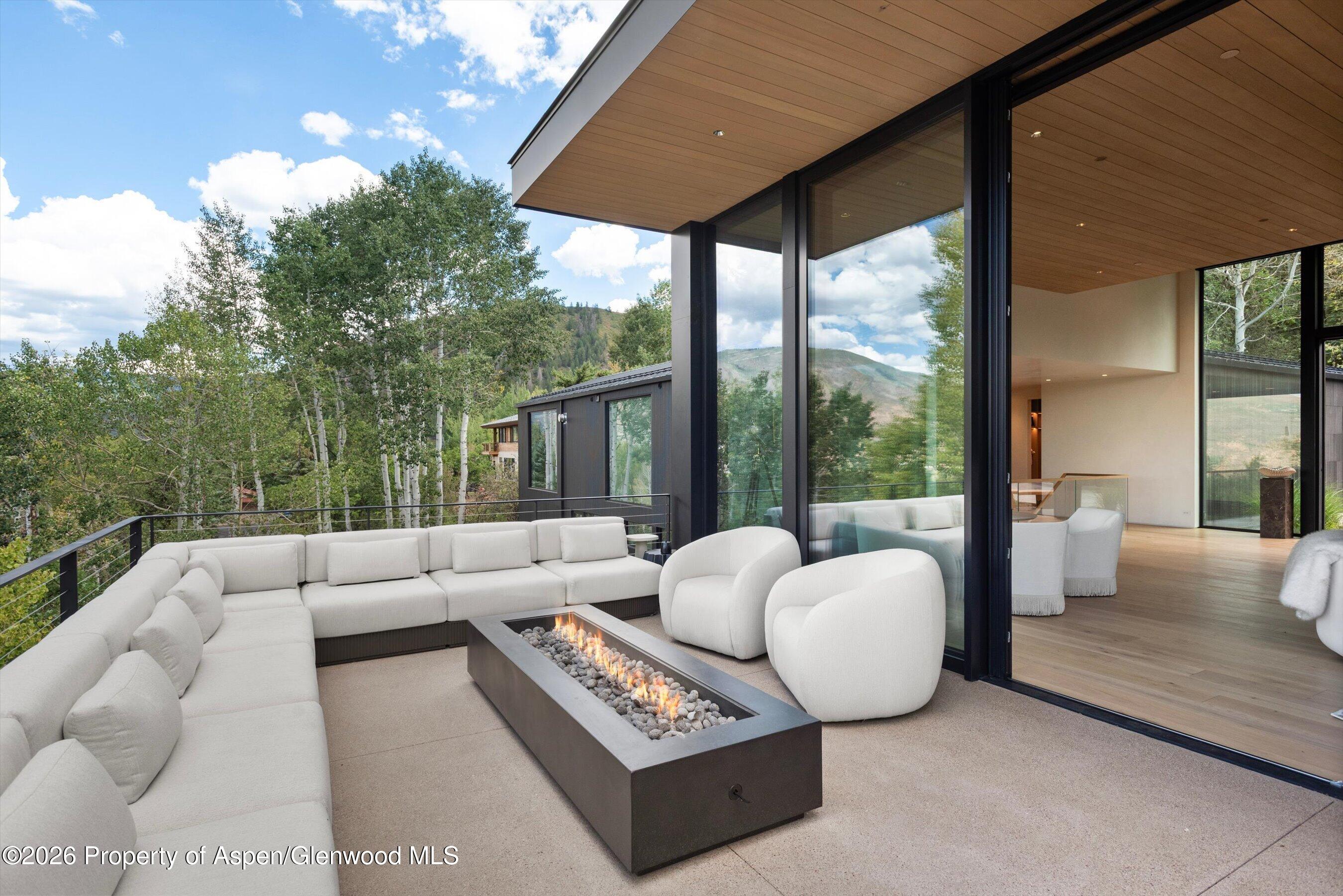 264 Larkspur Lane