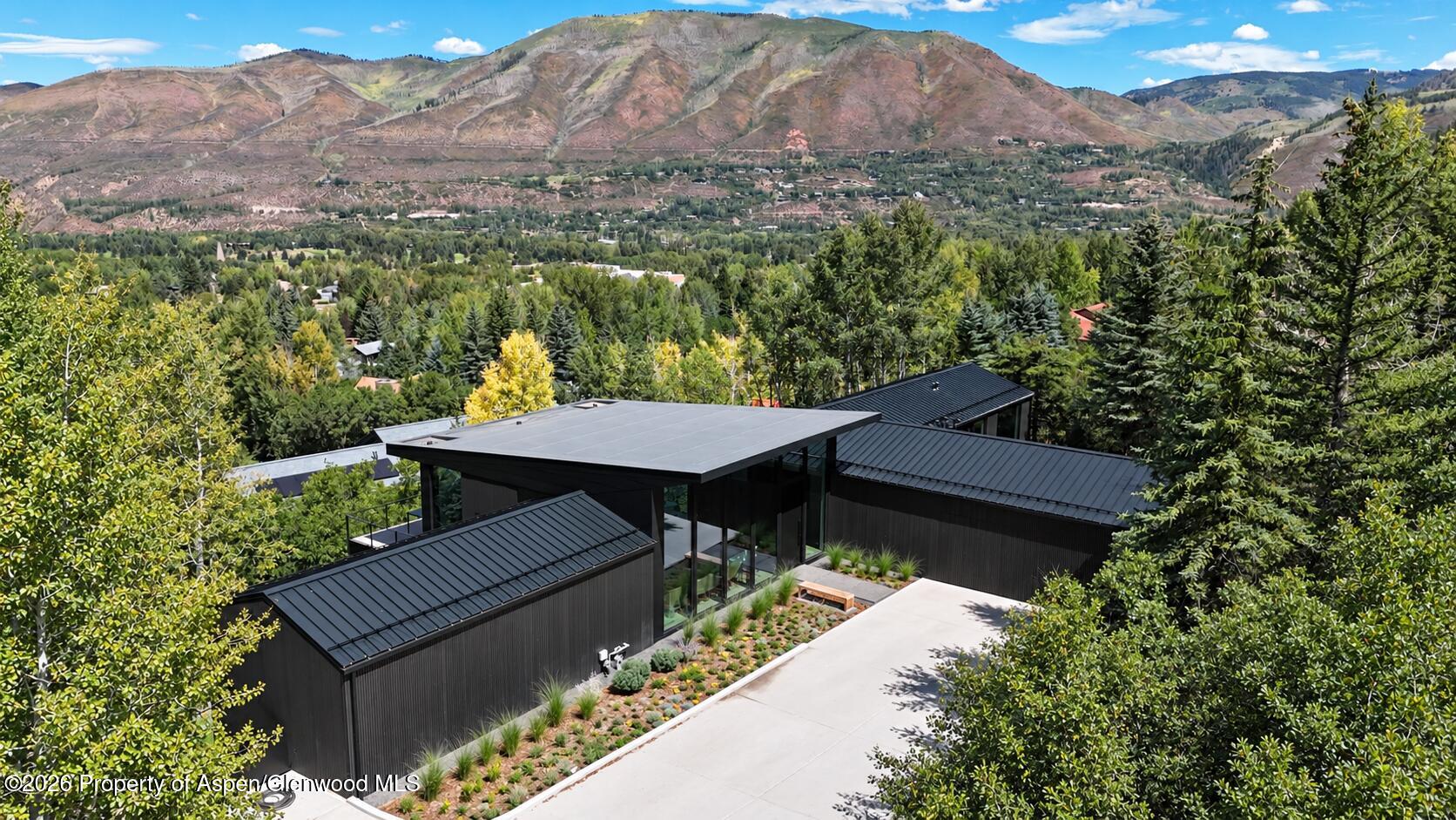 264 Larkspur Lane