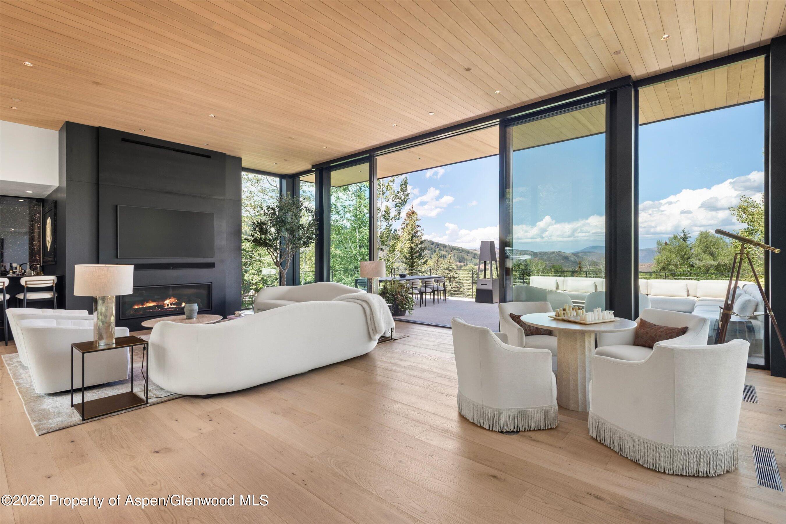 264 Larkspur Lane