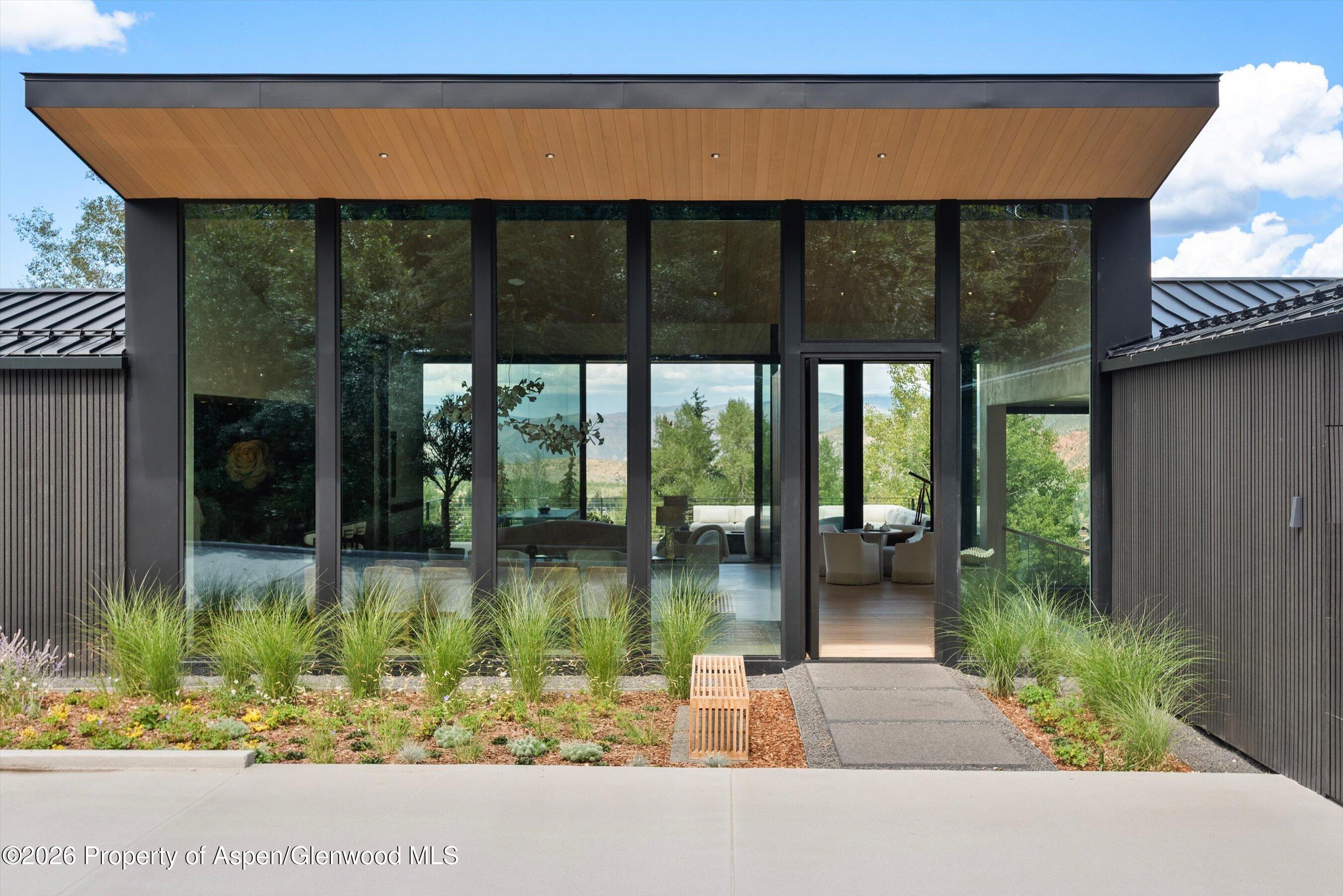 264 Larkspur Lane