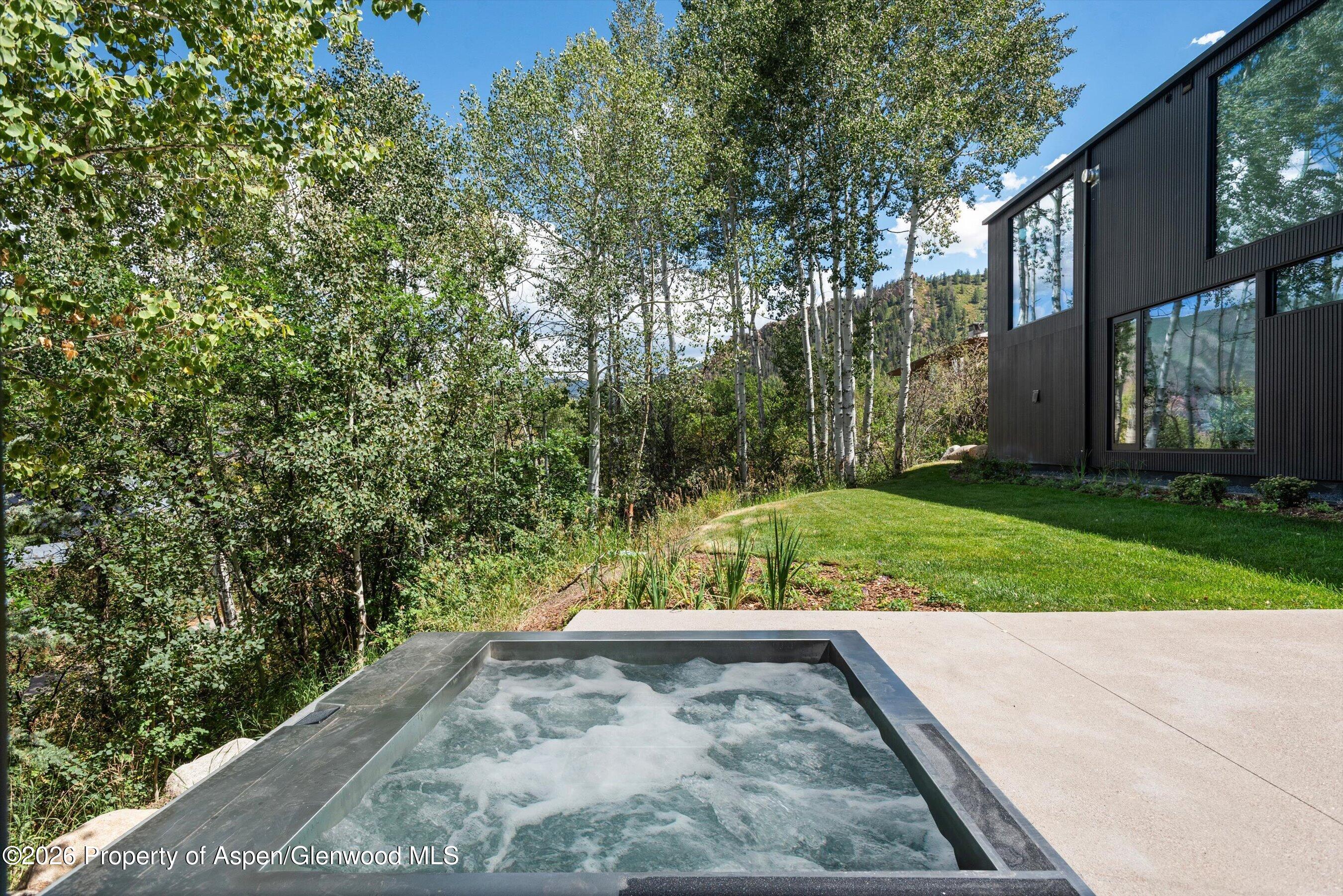 264 Larkspur Lane