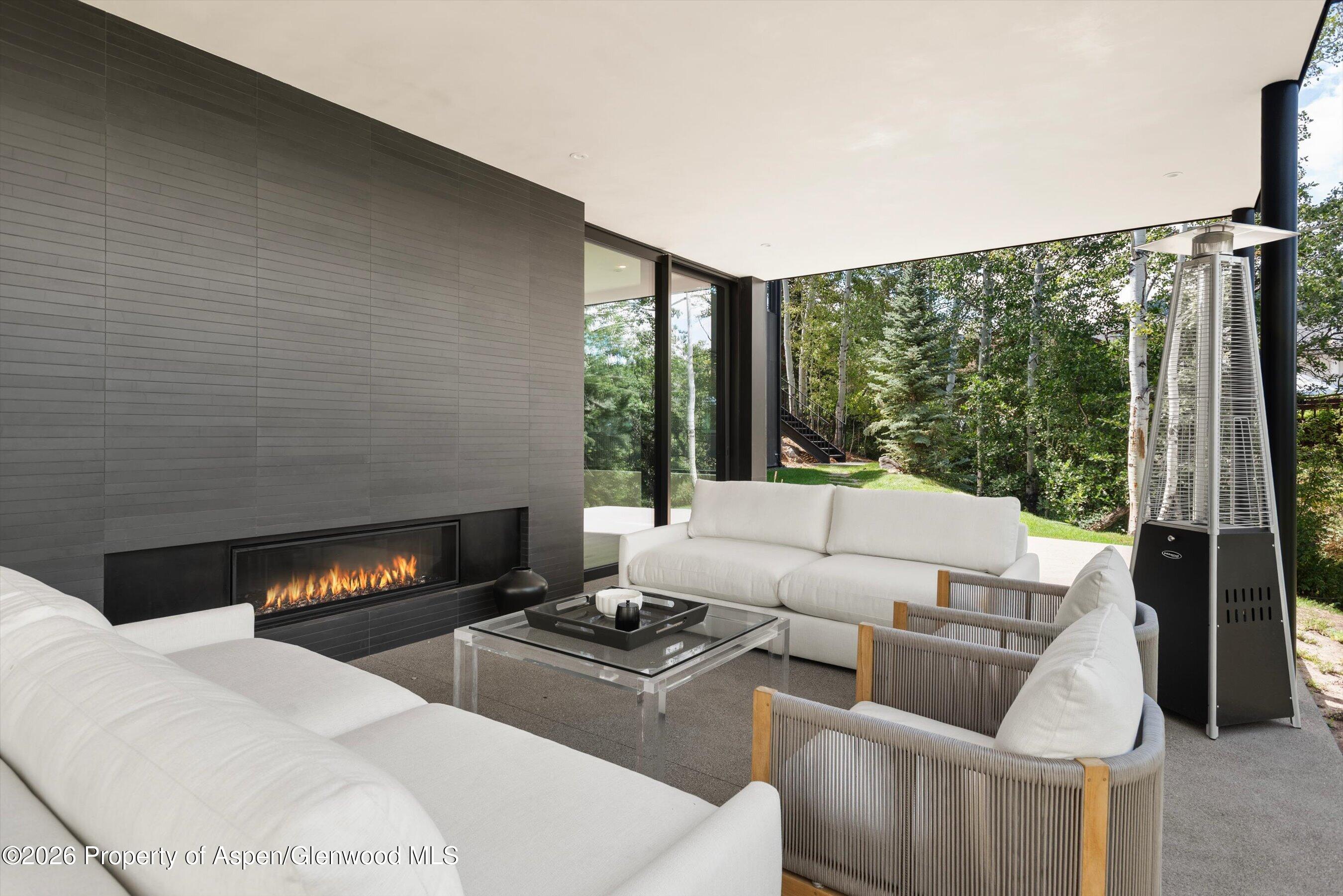 264 Larkspur Lane