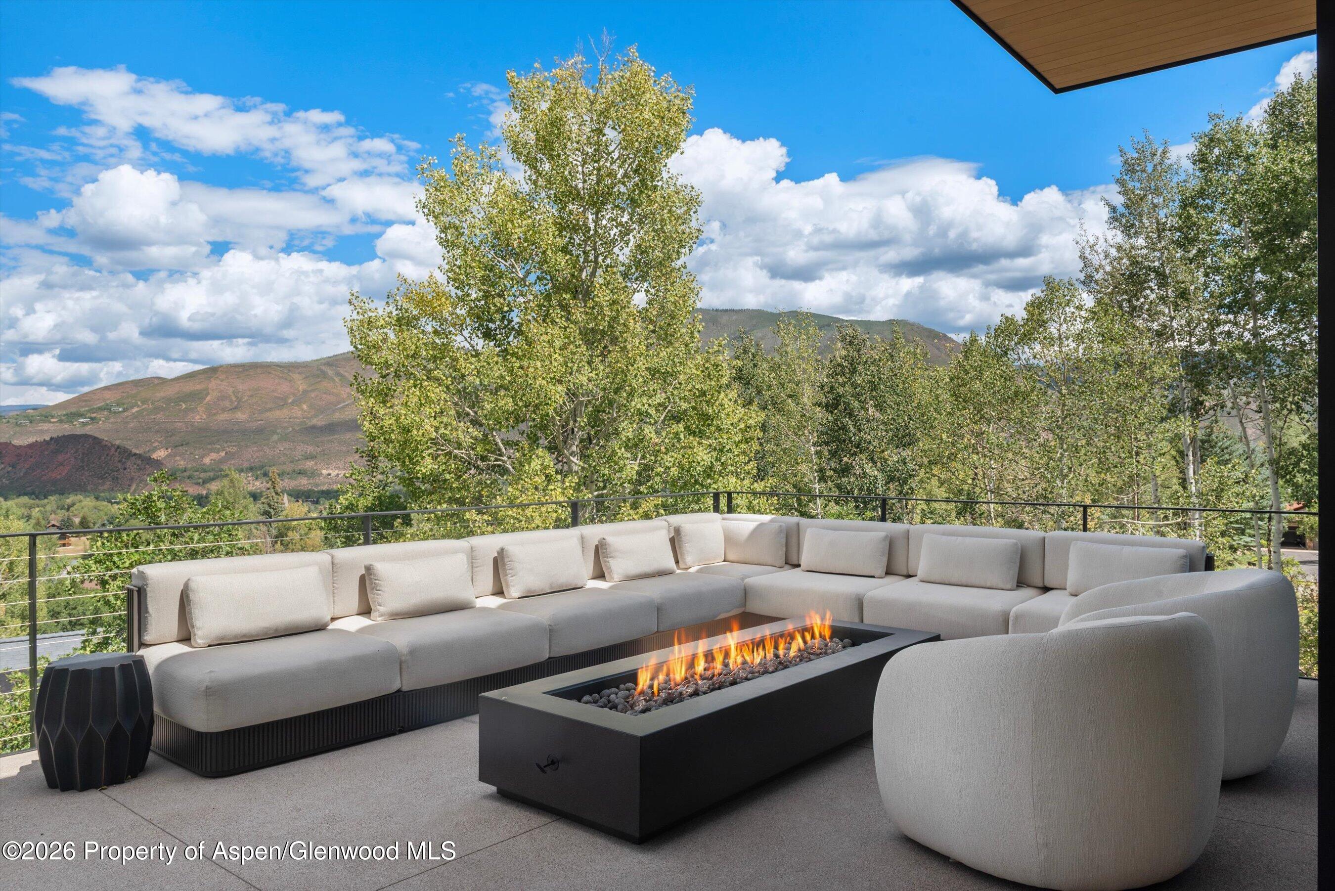 264 Larkspur Lane