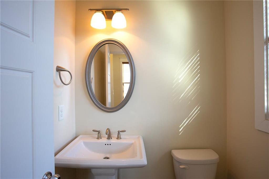 1566 Roswell Street SE