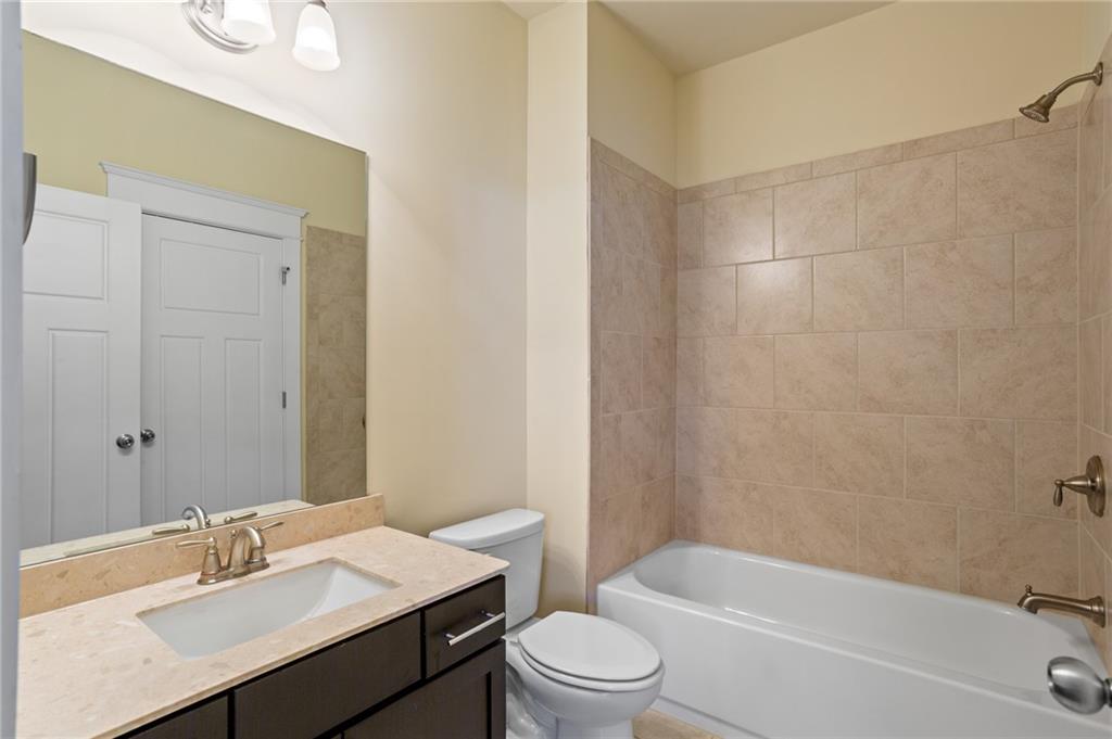 1566 Roswell Street SE