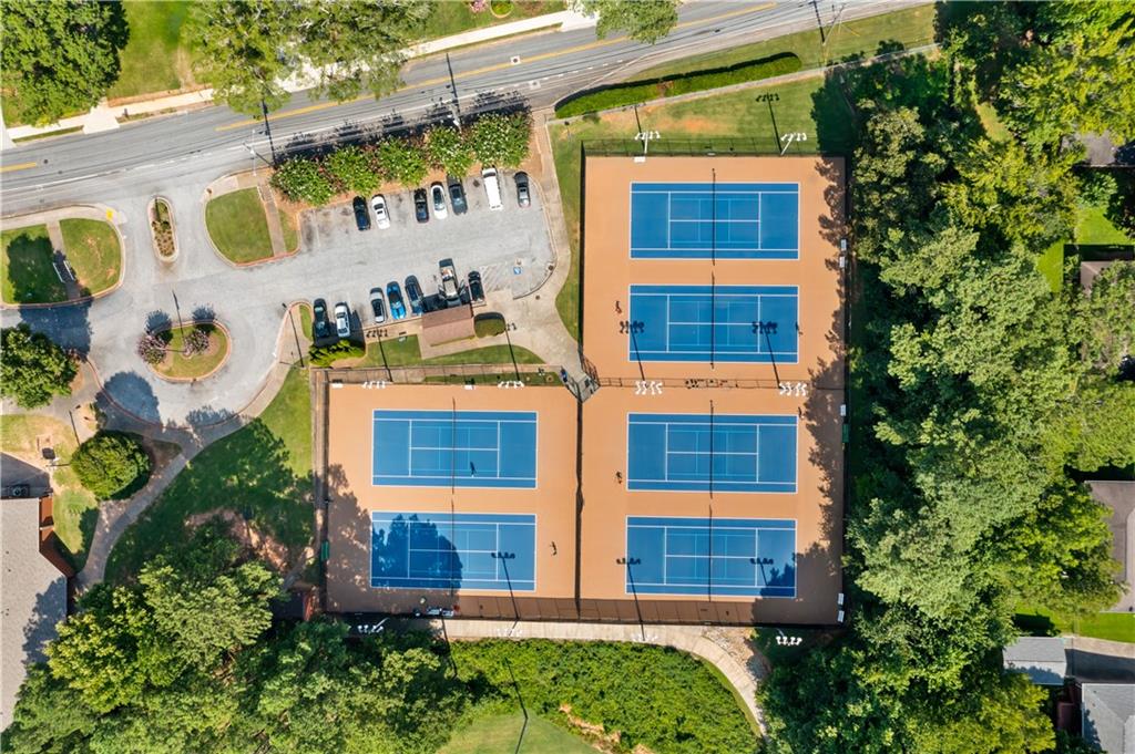 1566 Roswell Street SE