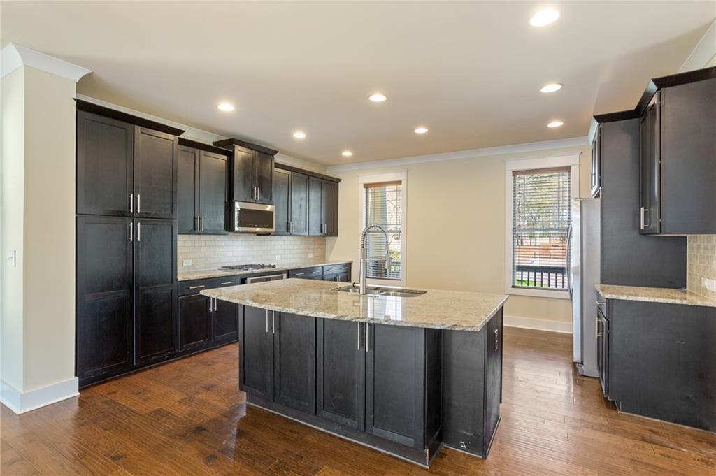 1566 Roswell Street SE