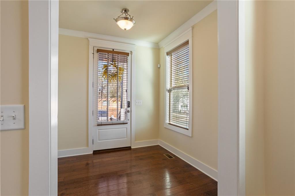 1566 Roswell Street SE