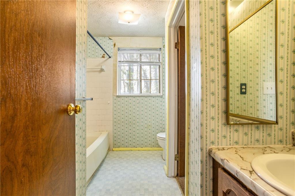 5420 Robin Hill Court