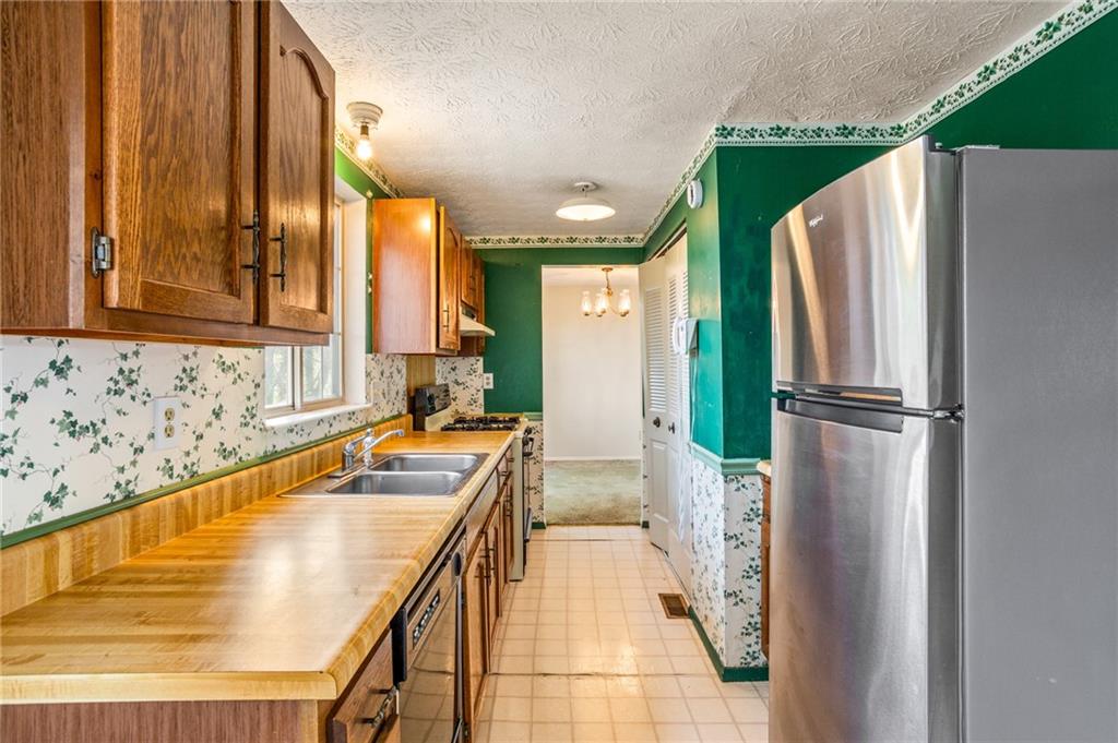 5420 Robin Hill Court