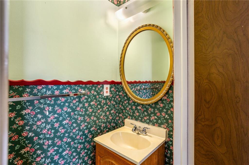 5420 Robin Hill Court