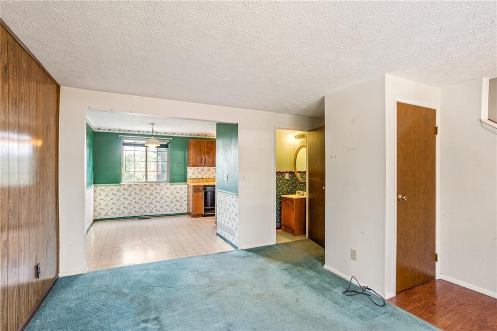 5420 Robin Hill Court