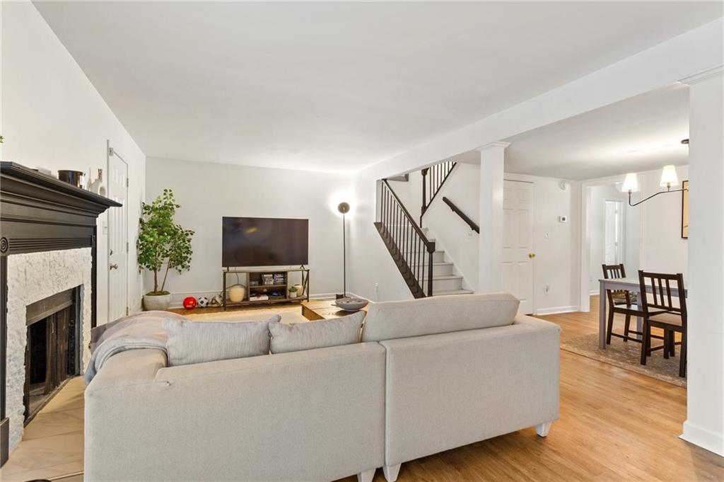 874 Baltimore Place SW